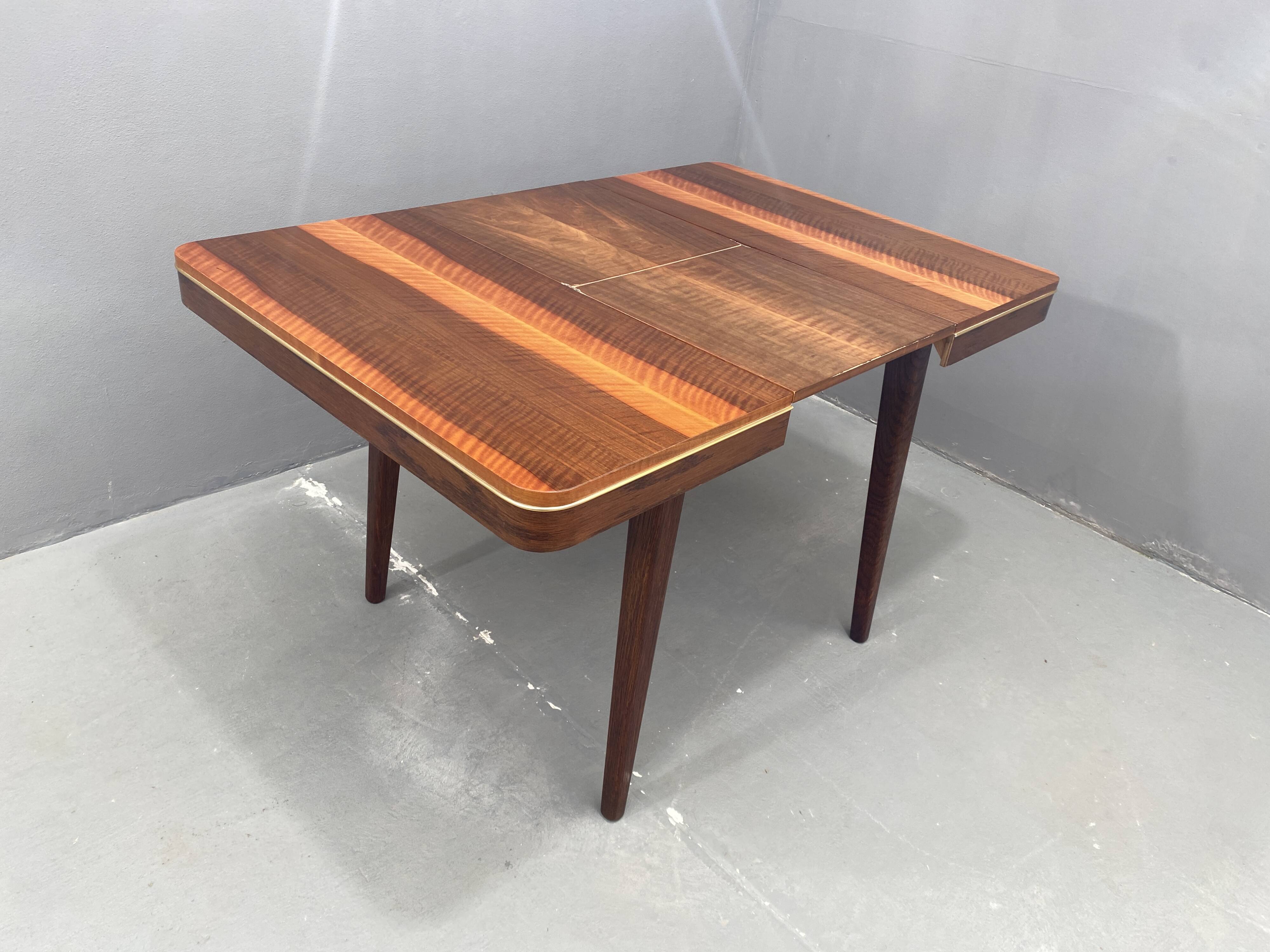 Table à manger extensible par Bohumil Landsman pour Jitona, années 1960