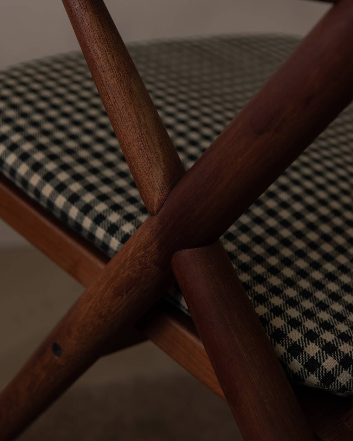 Ensemble de 2 chaises berçantes en teck danois modèle 182 Frank Reenskaug années 1950.
