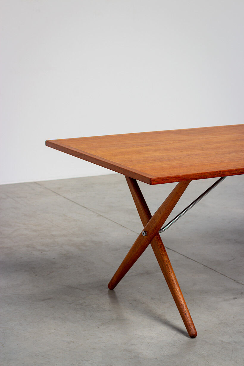 Dining table AT-303 Designed by Hans Wegner in 1955 Andreas Tuck