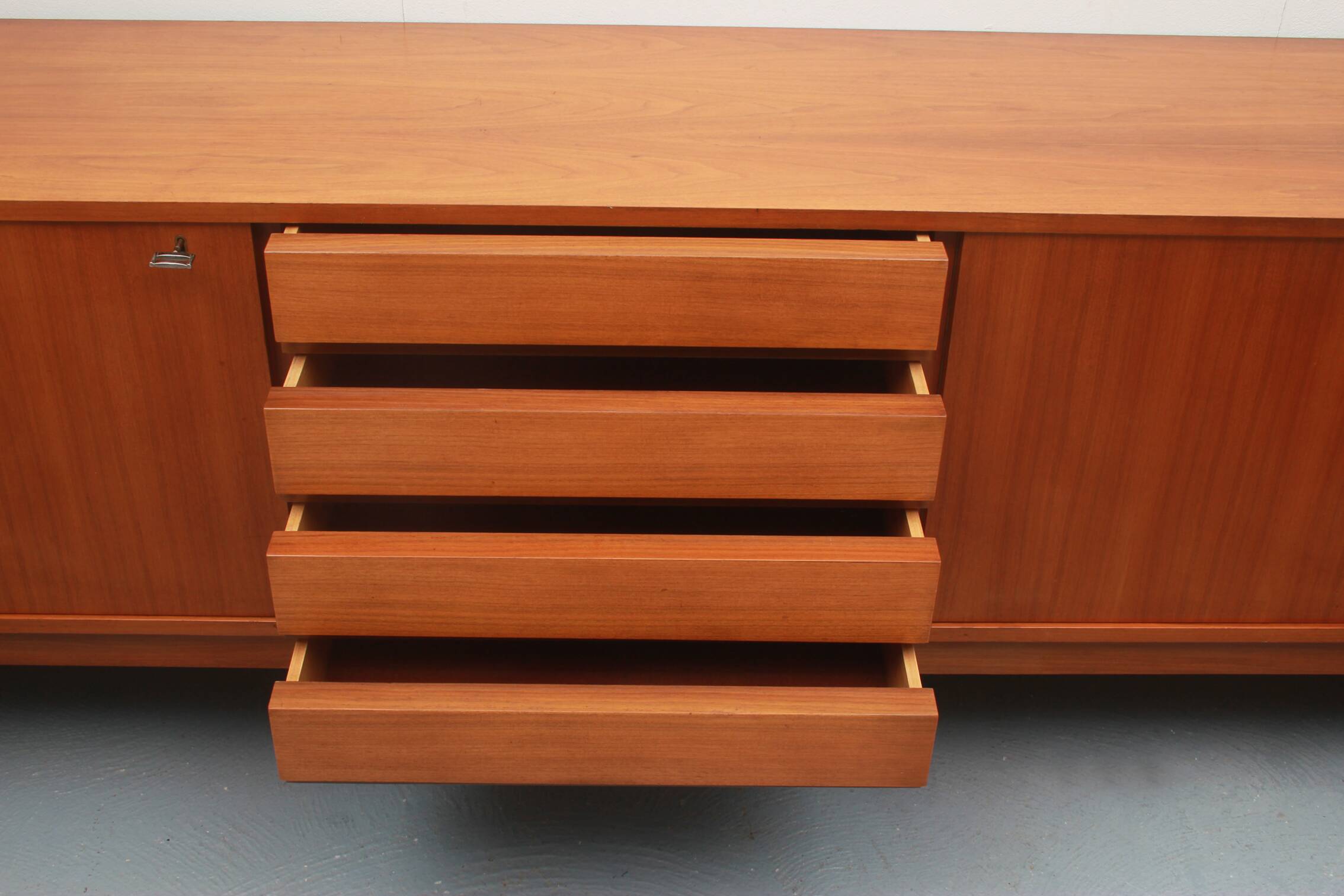1960s sideboard in walnut XL