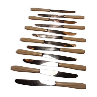 Set of 12 bakelite knives and stainless steel blade
