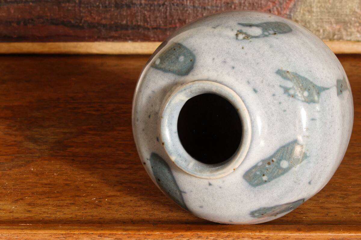 Vase en grés vernissé signé,