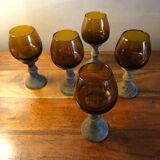 Lot of 5 walking glasses made of wood and vintage amber glass
