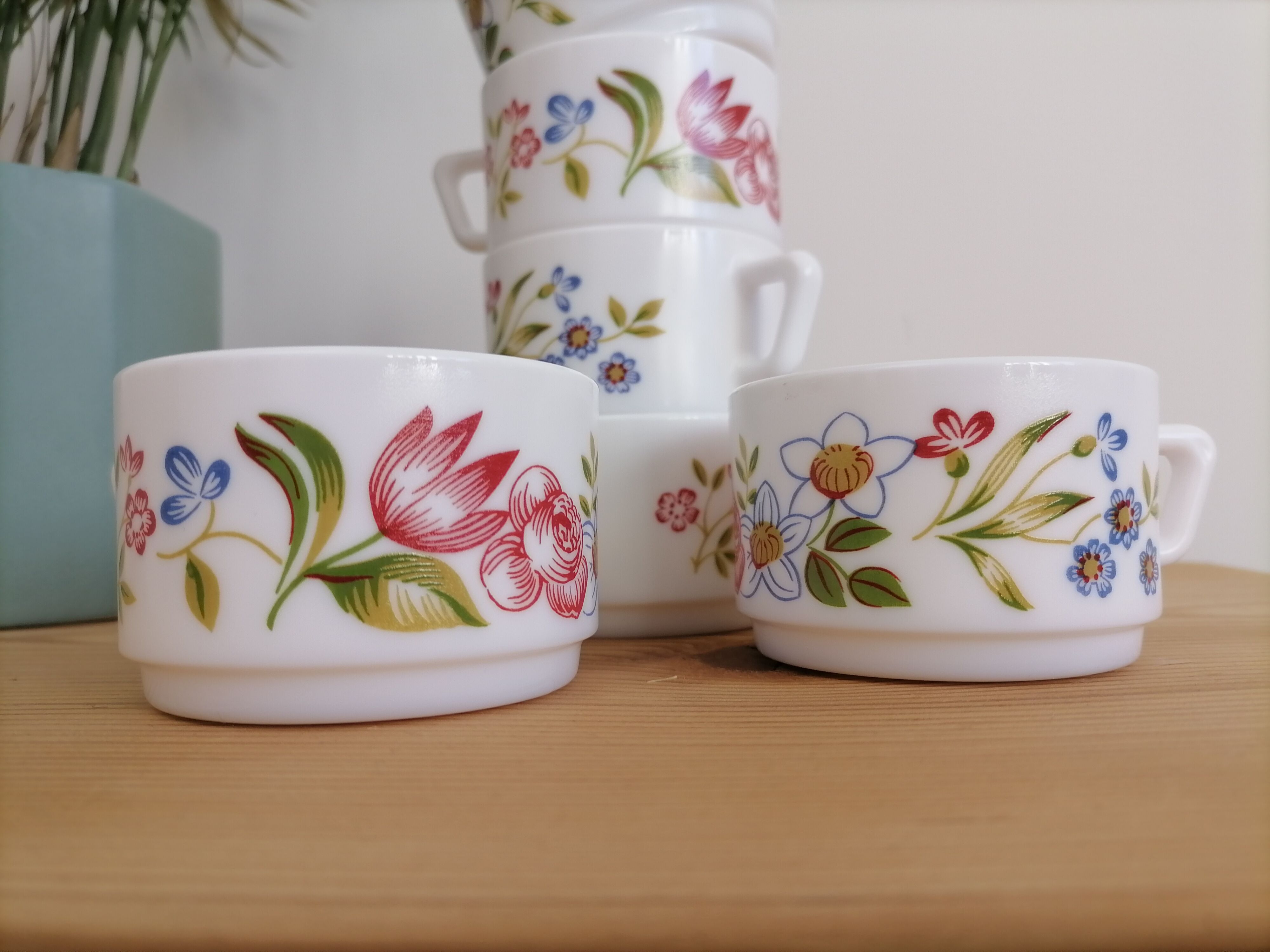 Set of 6 vintage Arcopal coffee cups