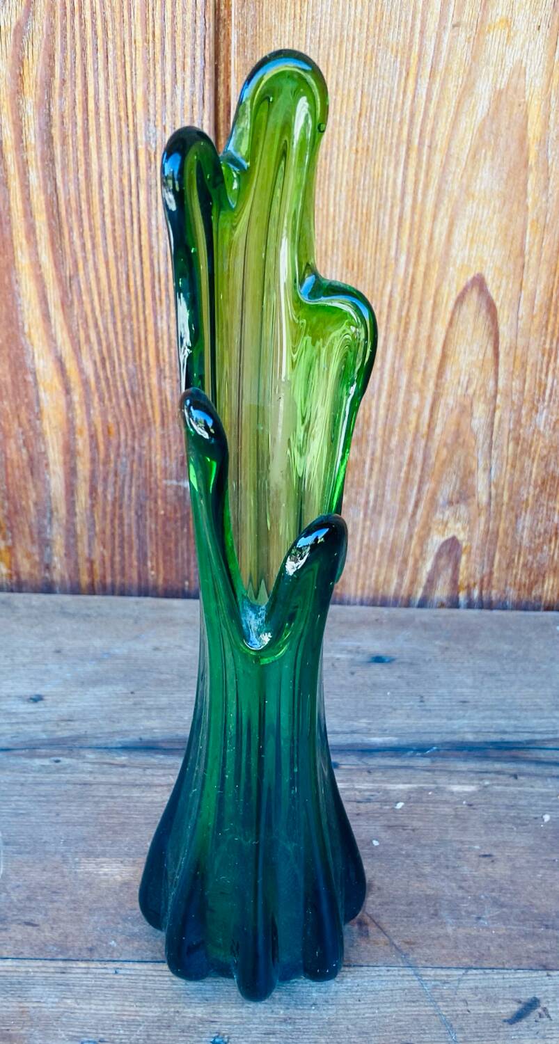 Swung single-flower vase from the 70s