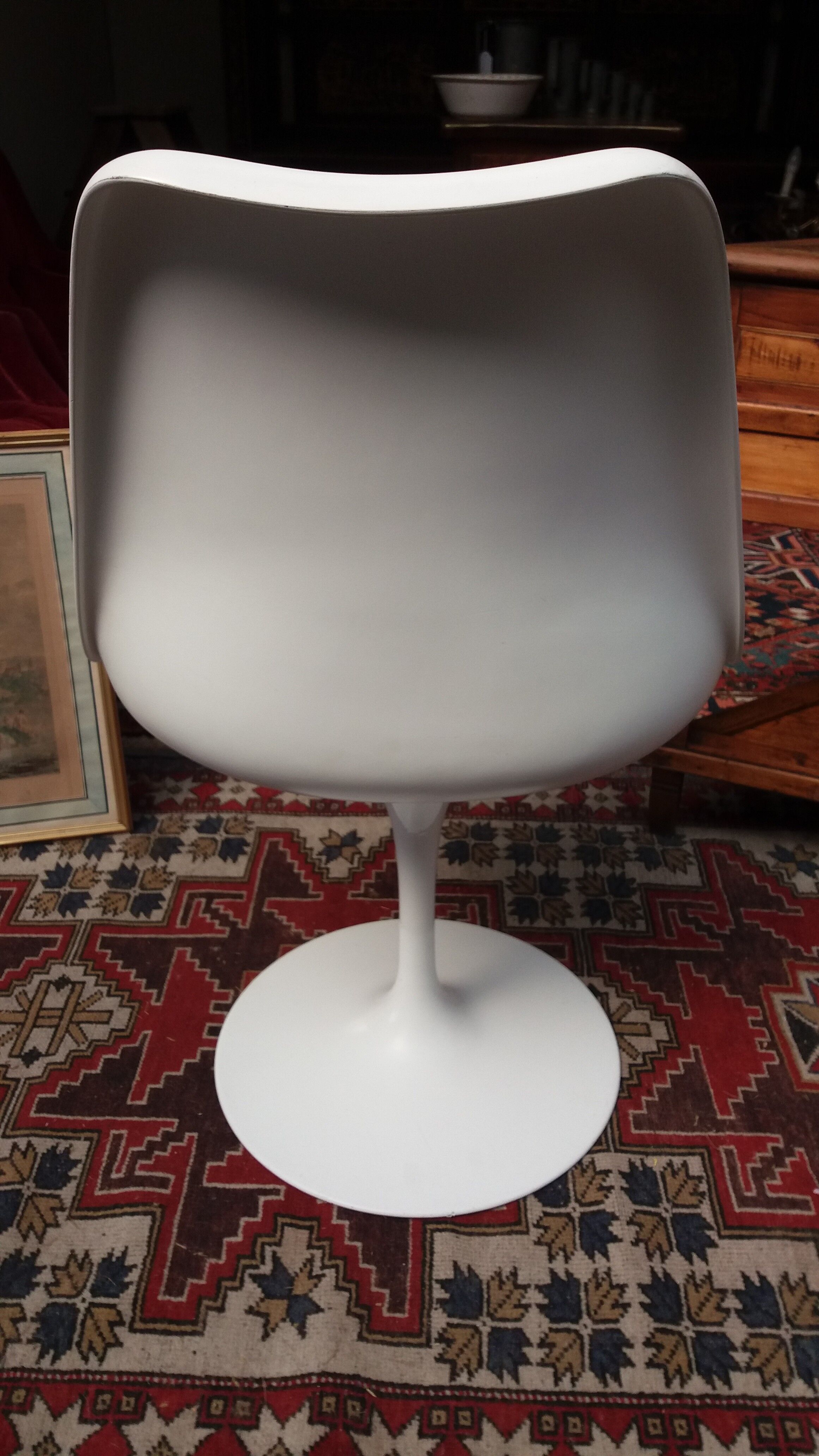 Tulip chair design Saarinen, Knoll edition