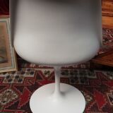 Tulip chair design Saarinen, Knoll edition