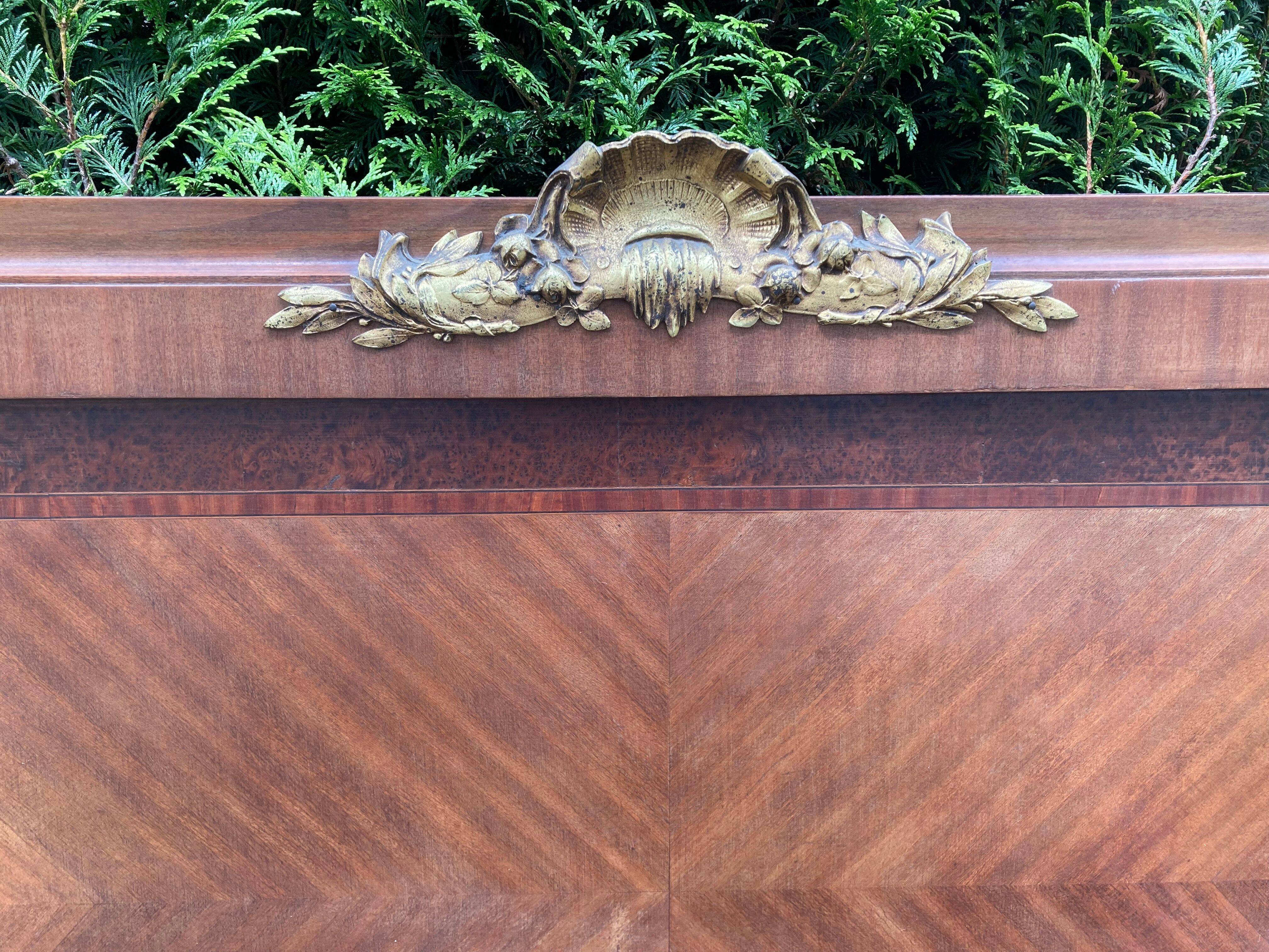 1926 tuya and mahogany bed