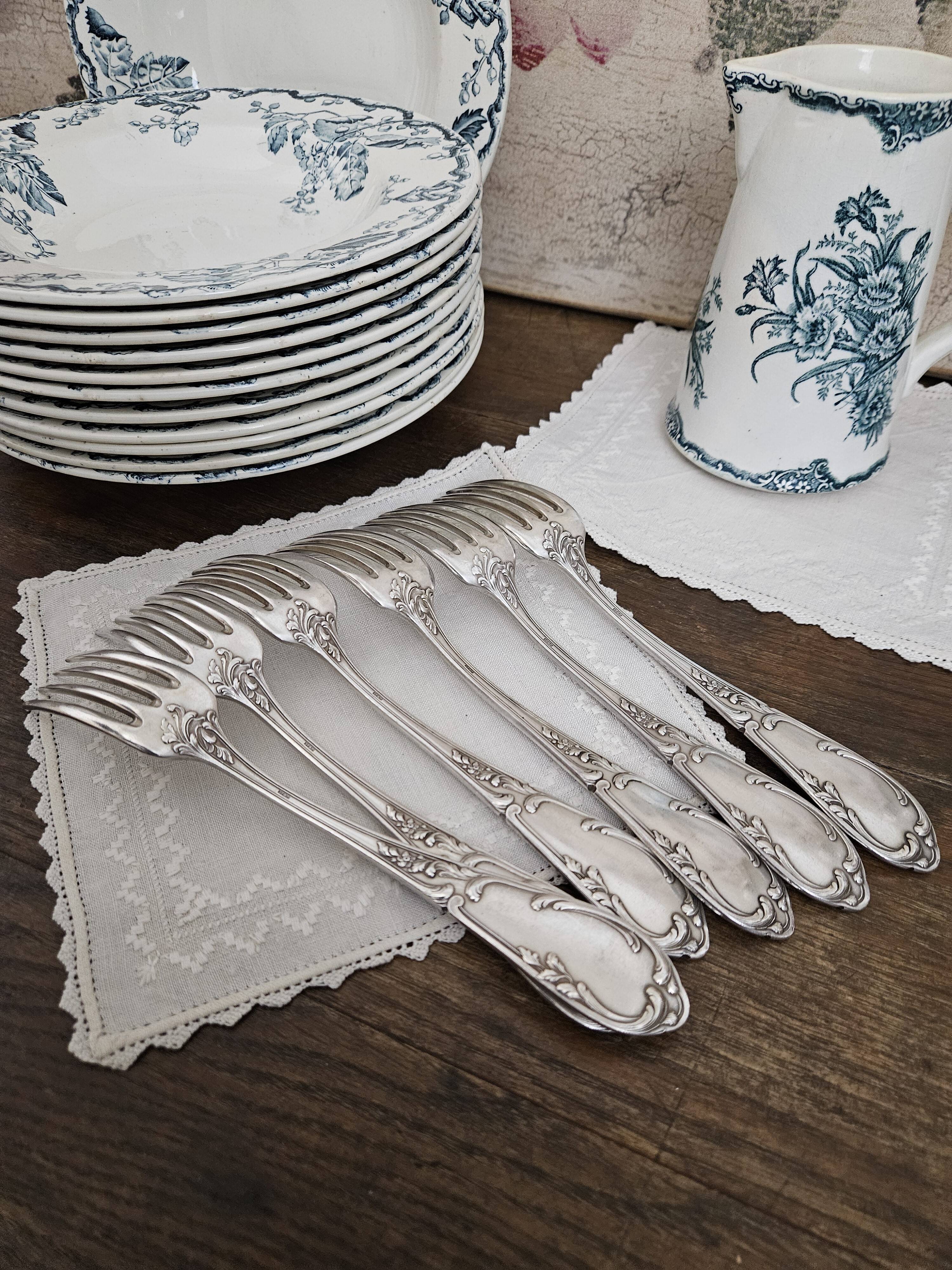 6 silver metal forks