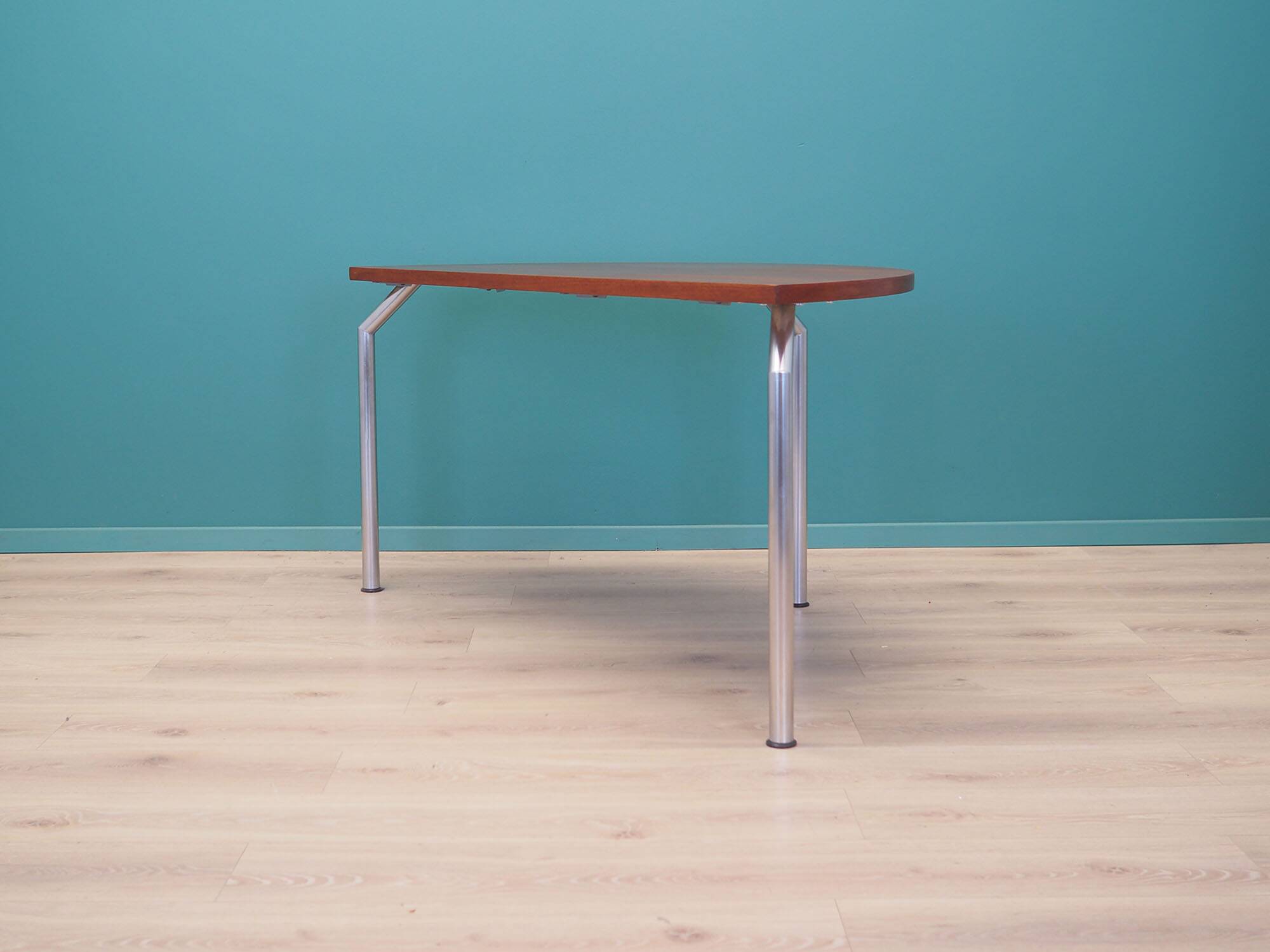 Table demi-ronde en teck, design danois, années 1970, fabricant : Bent Krogh