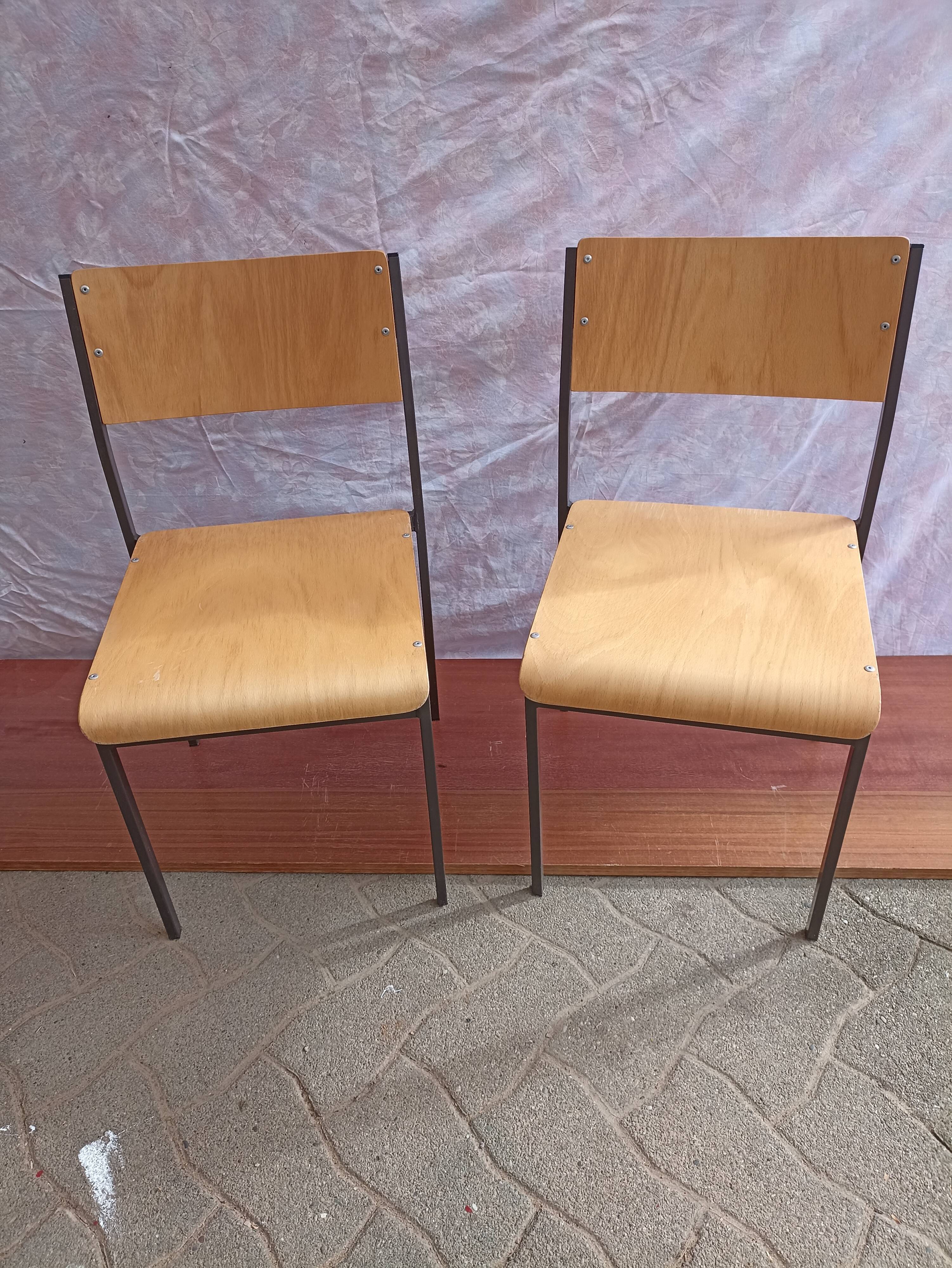 Set of 8 industrial chairs
