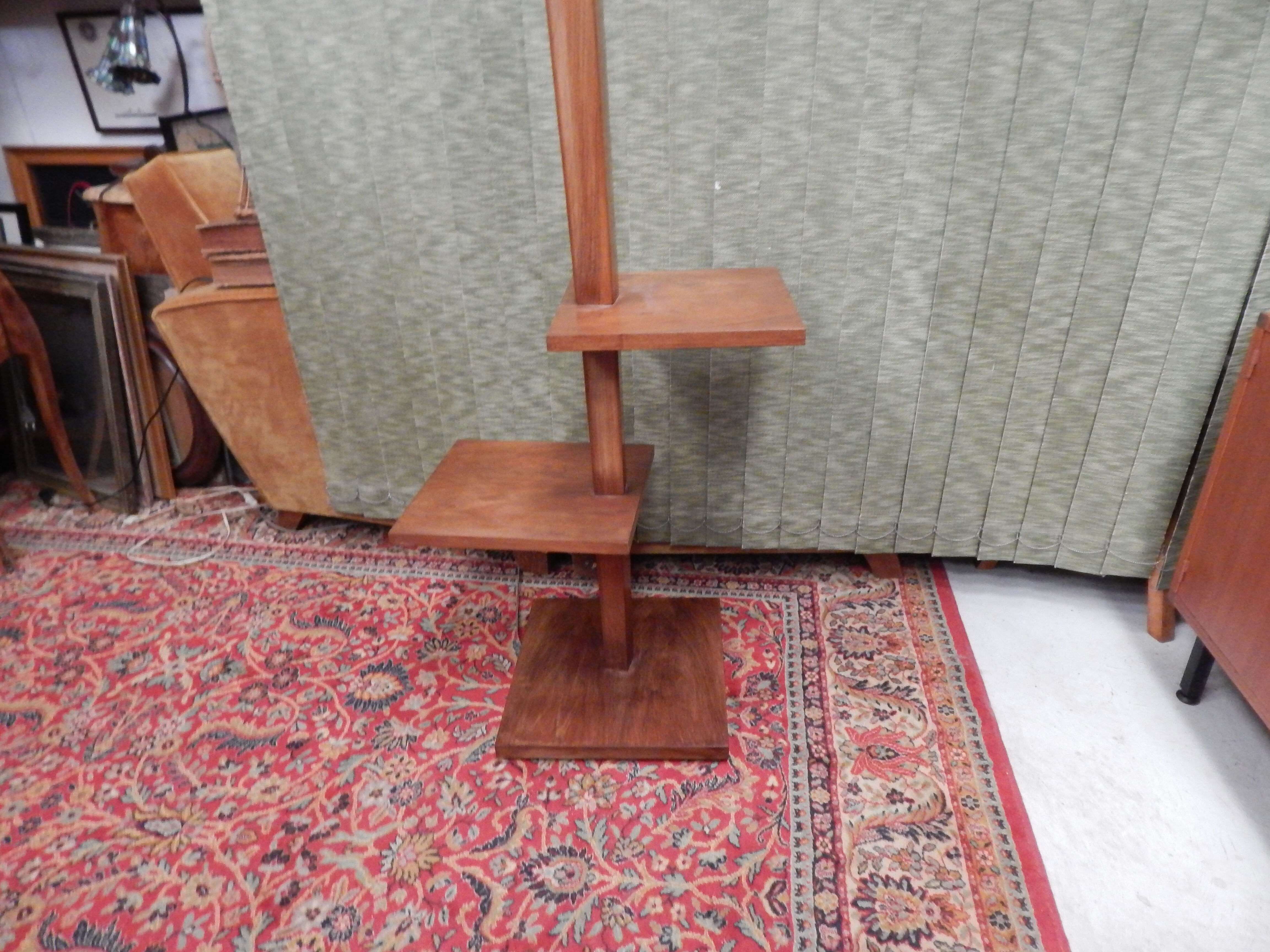 Lampadaire a tablette en palissandre epoque art deco