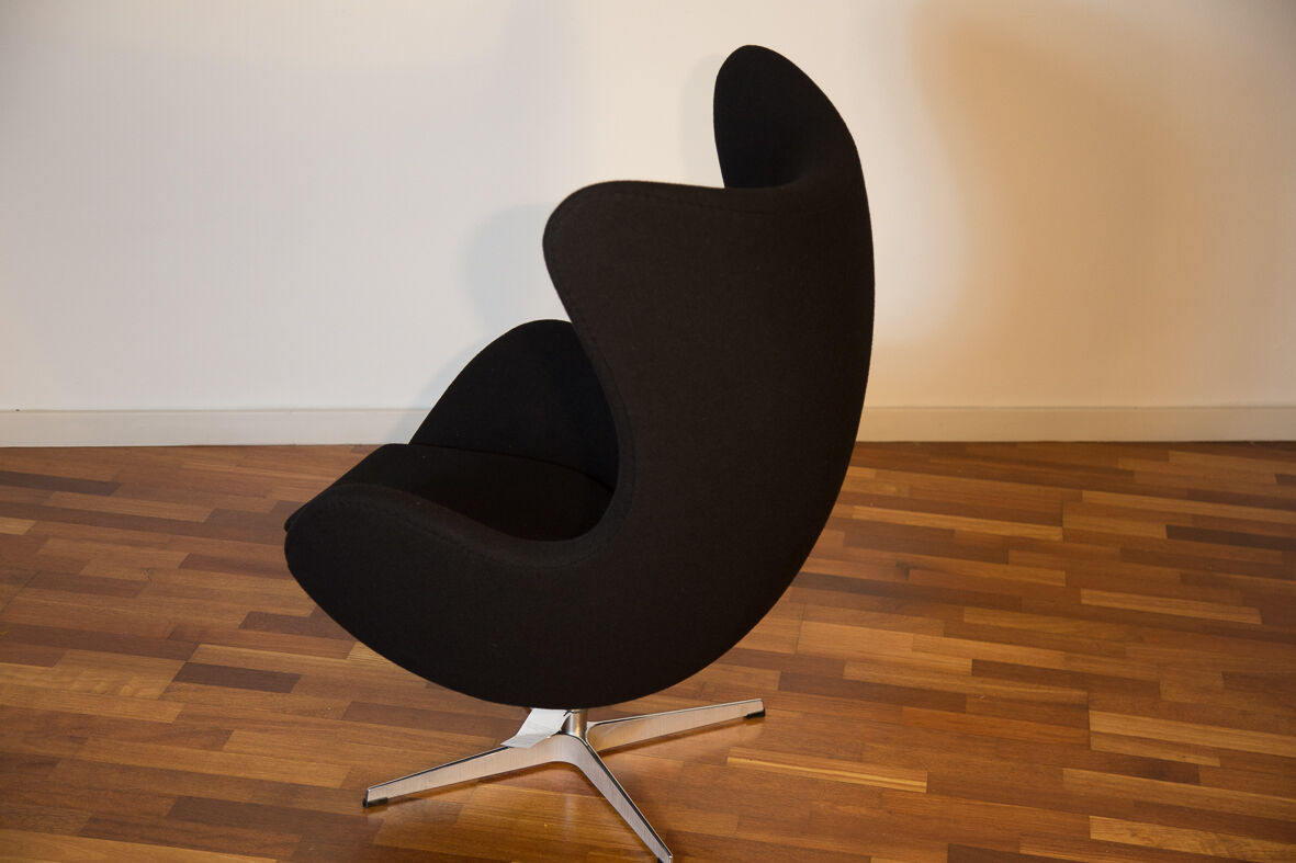 Egg chair by Arne Jacobsen for Fritz Hansen