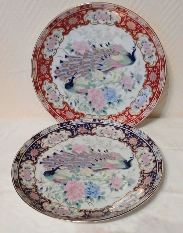 Set of 2 decorative plates Japanese peacock decoration with chrysanthemums