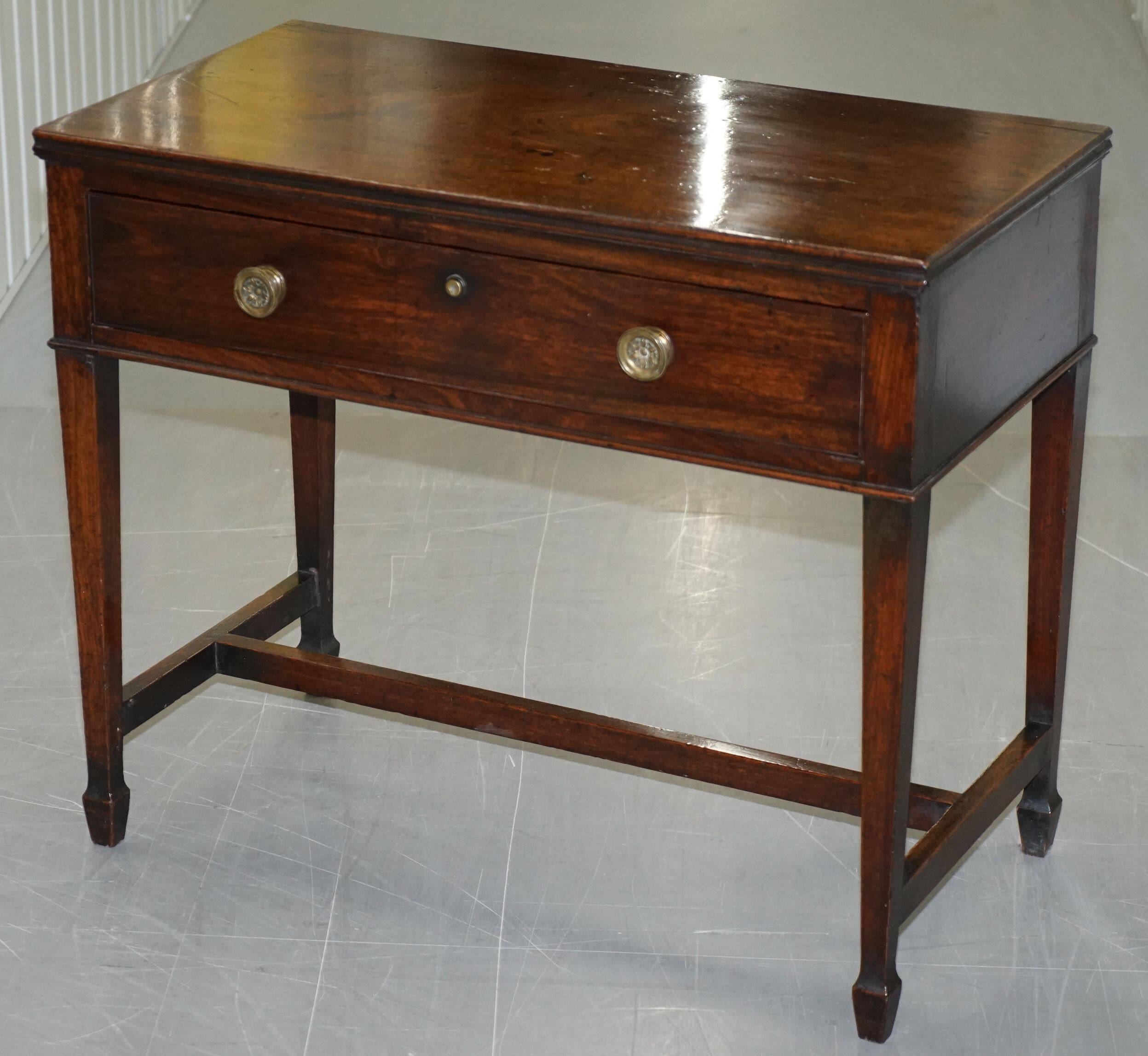 Library secretary George III in Cuban mahogany by Gillows, circa 1790.