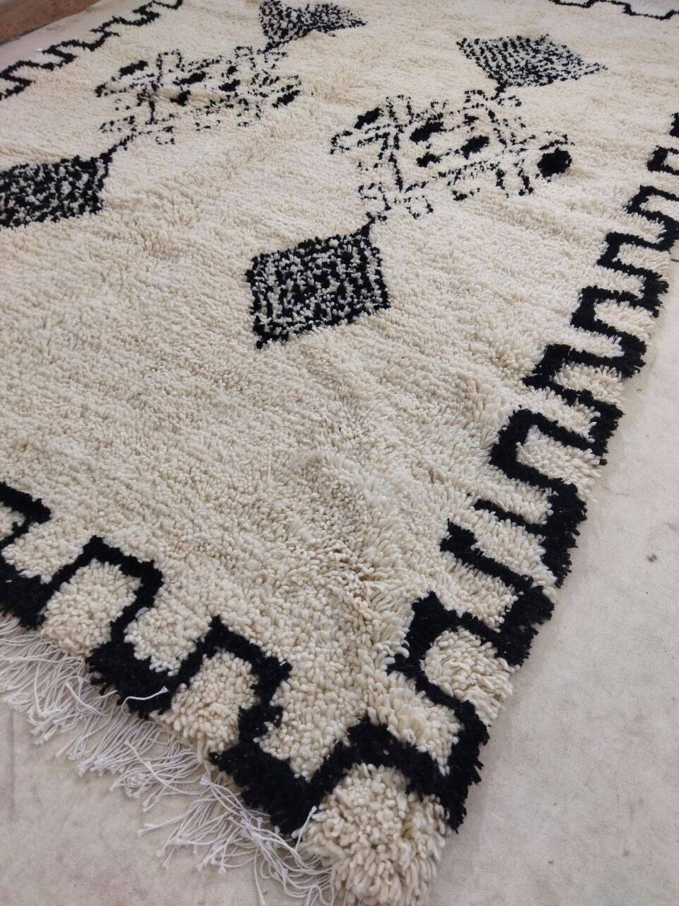 Handmade Moroccan Berber Rug 268 X 188 CM