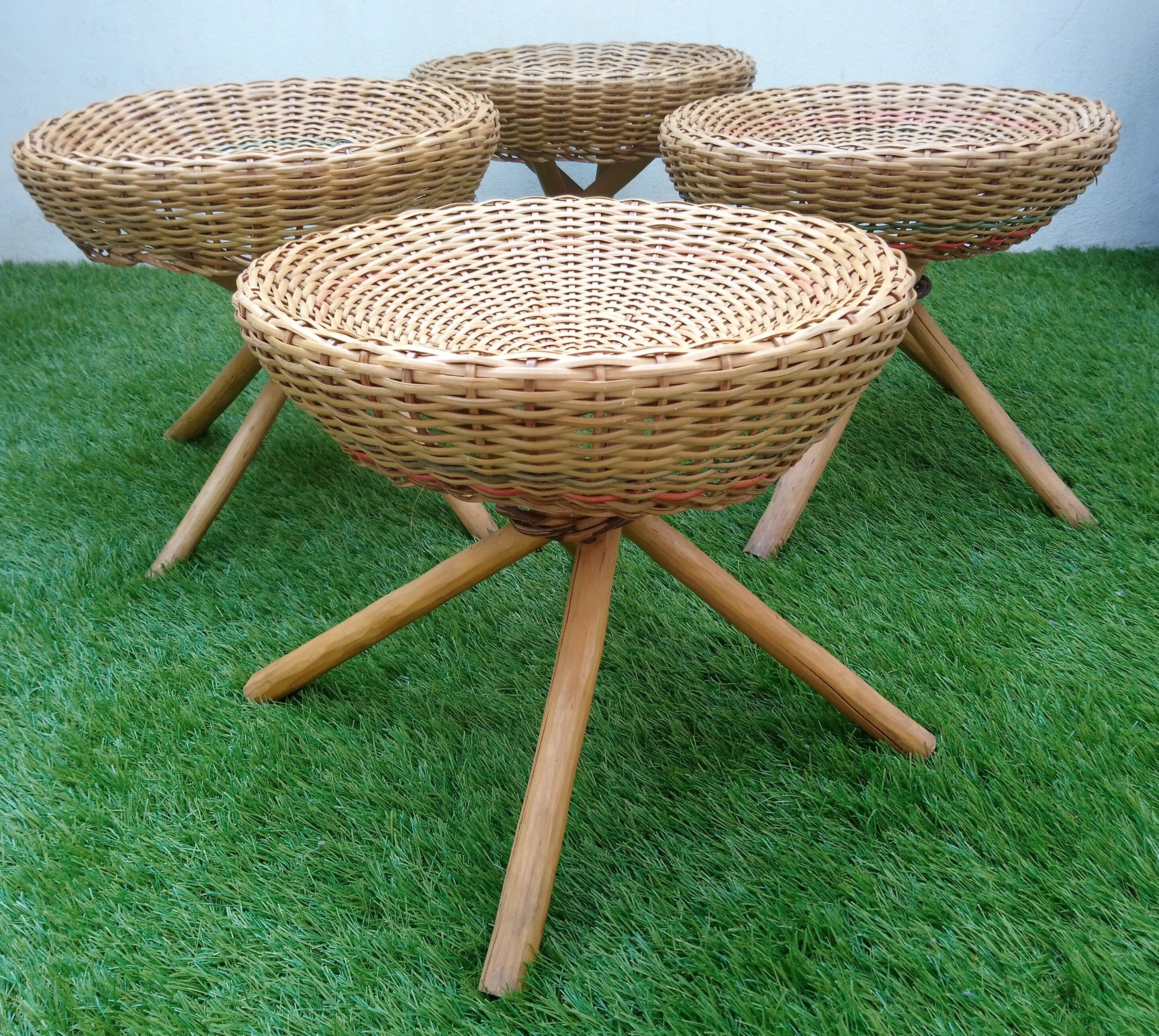 Summer Lounge 4 stools and coffee table Wicker of the 1960s