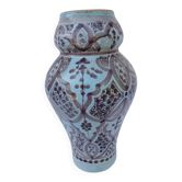Vase safi ancien signé