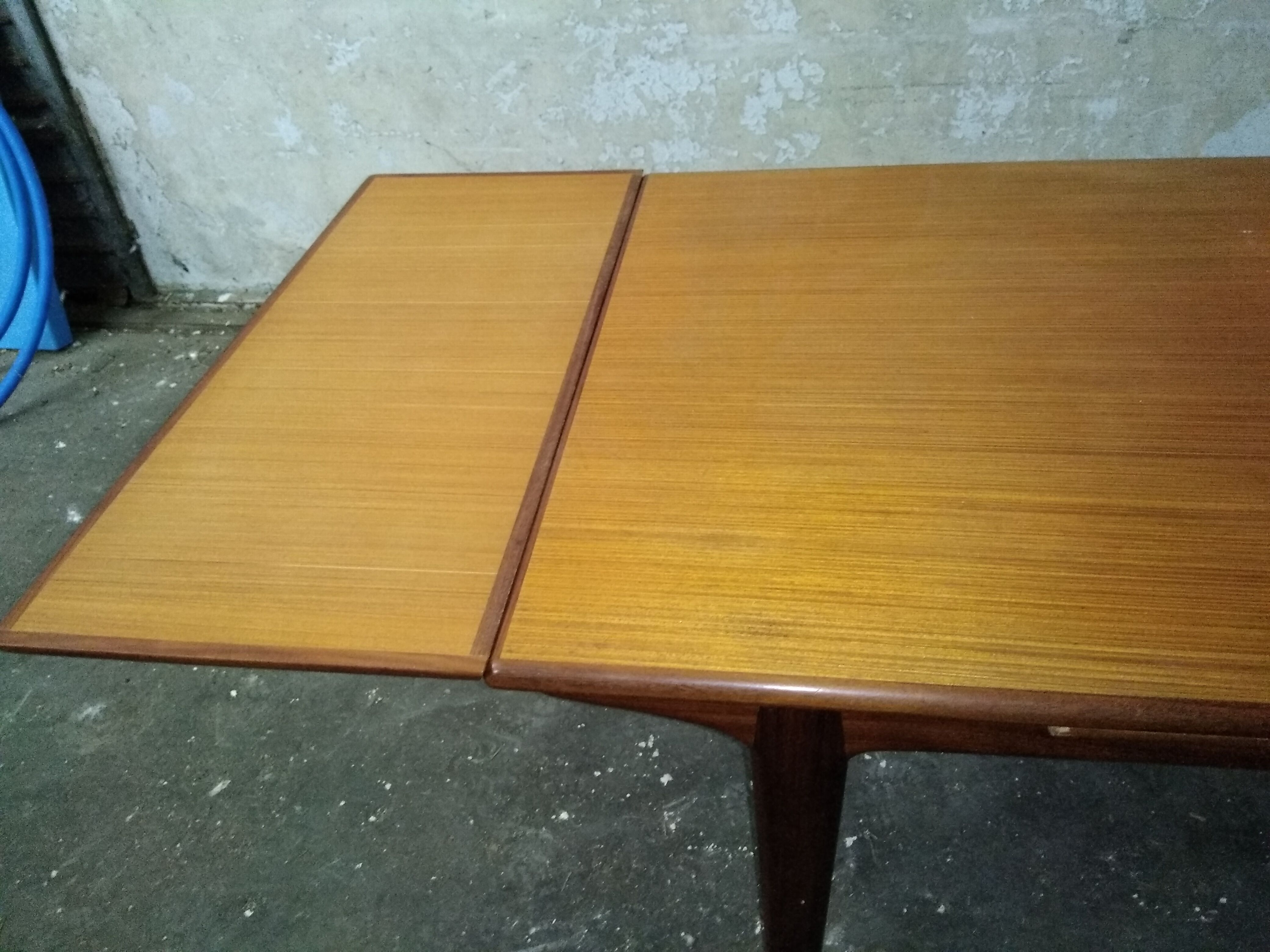 Scandinavian with extension dining table