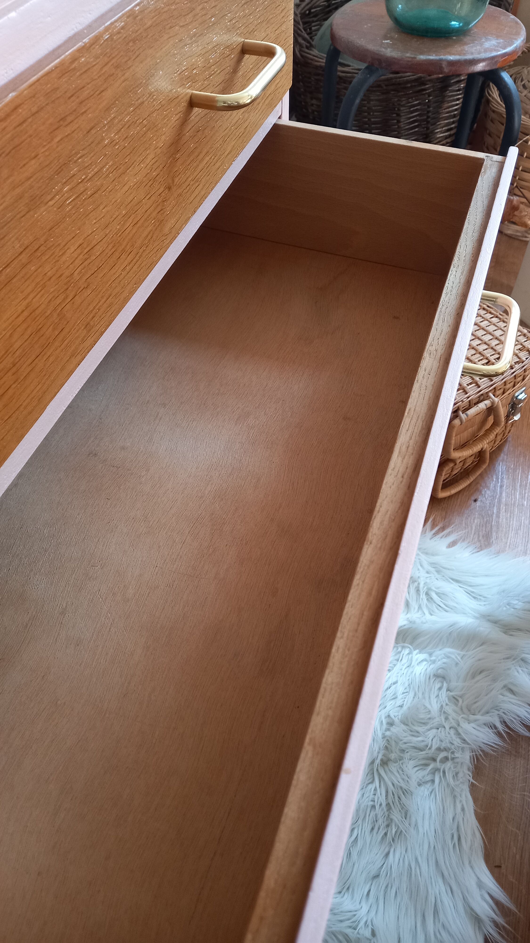 Commodus with compass feet