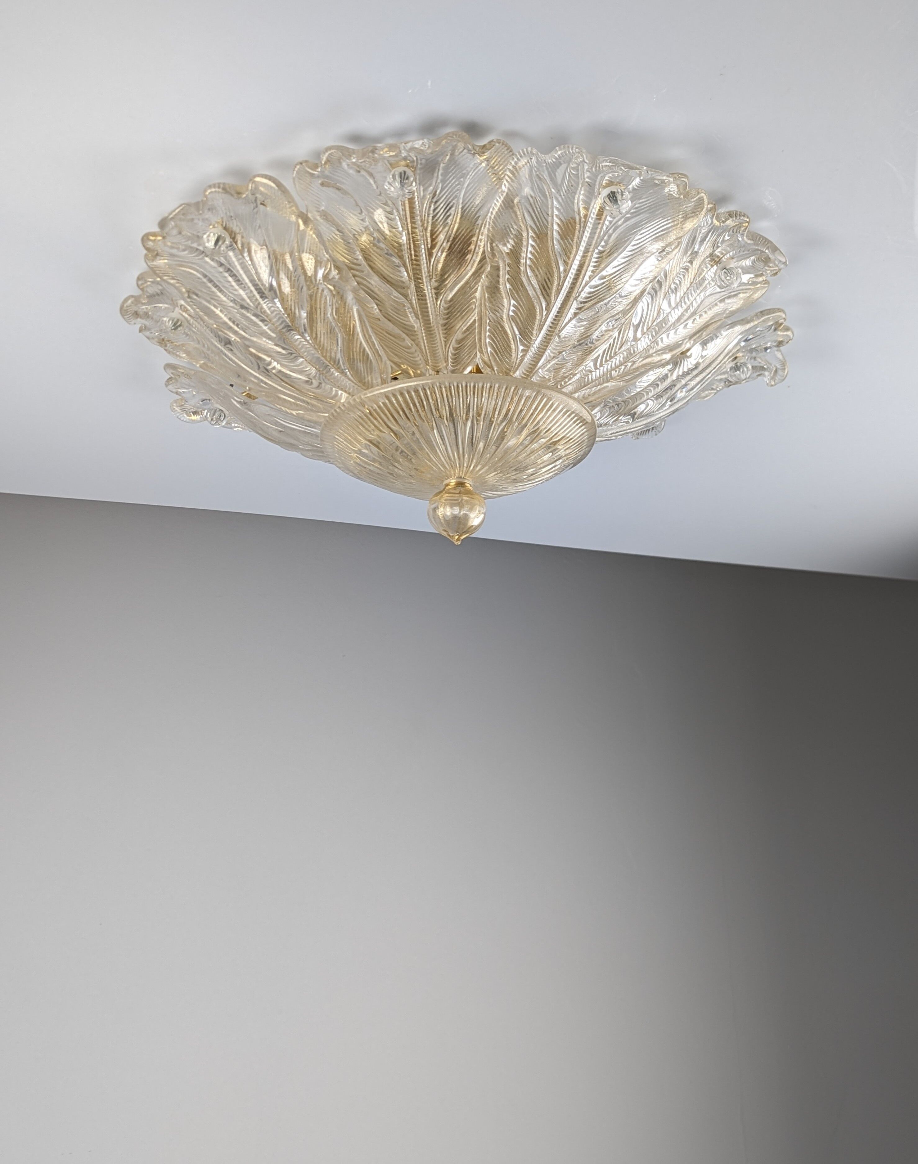 Lampe de plafond Foglia d’Oro de Barovier & Toso, Murano, Italie, années 1980.