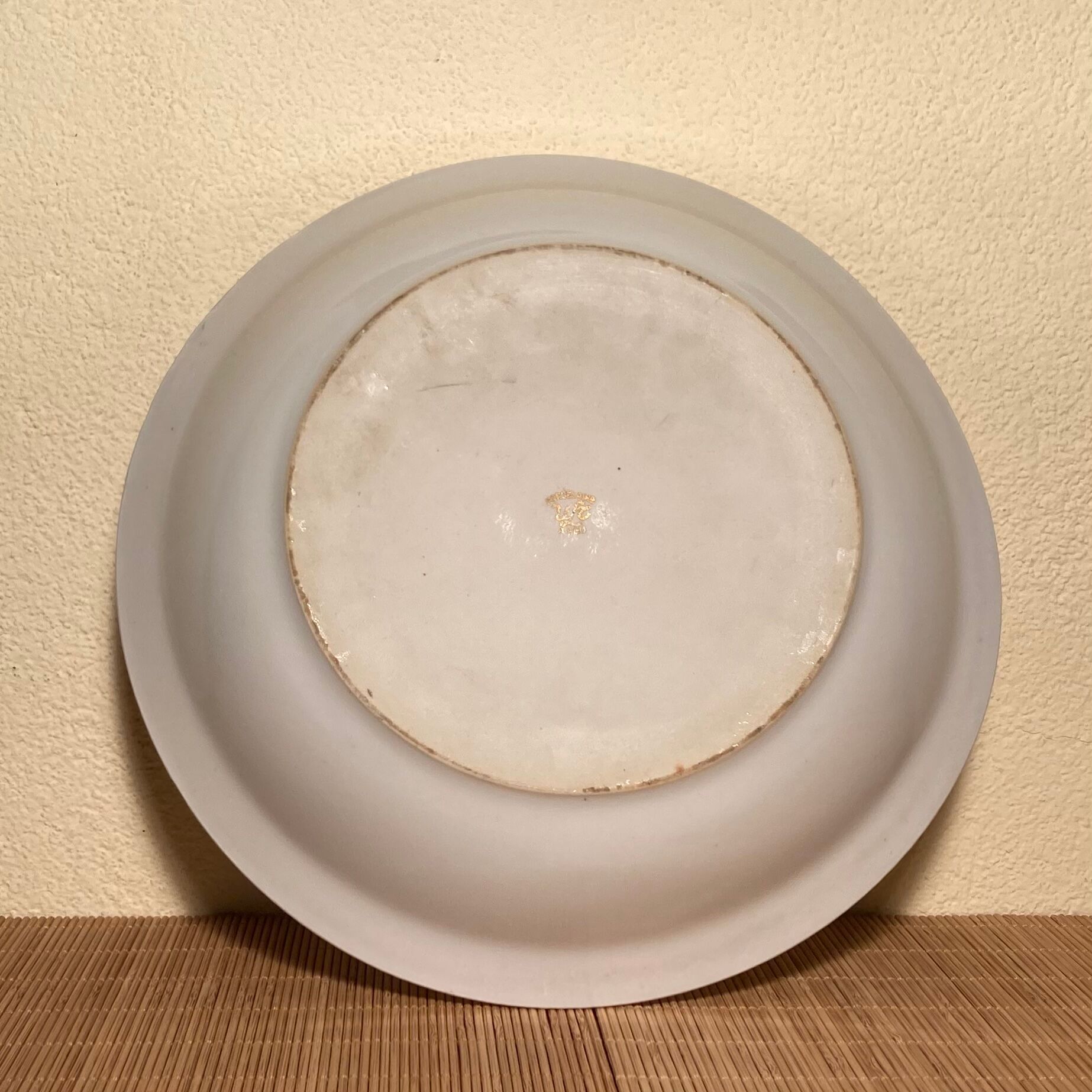 Plat creux porcelaine à feu décor légumes liseré doré - années 60