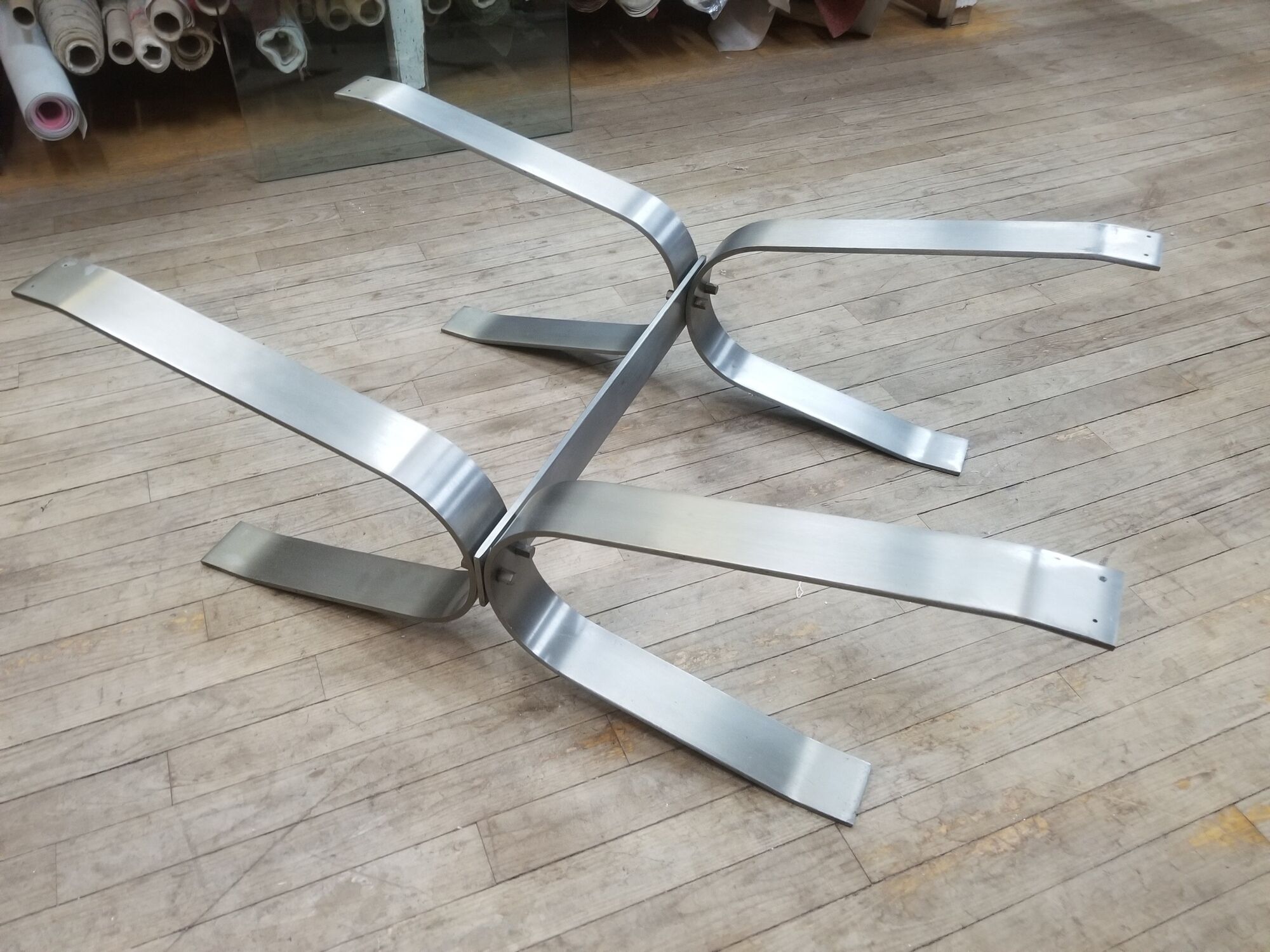 Vintage brushed steel coffee table and thick glass top - italian design