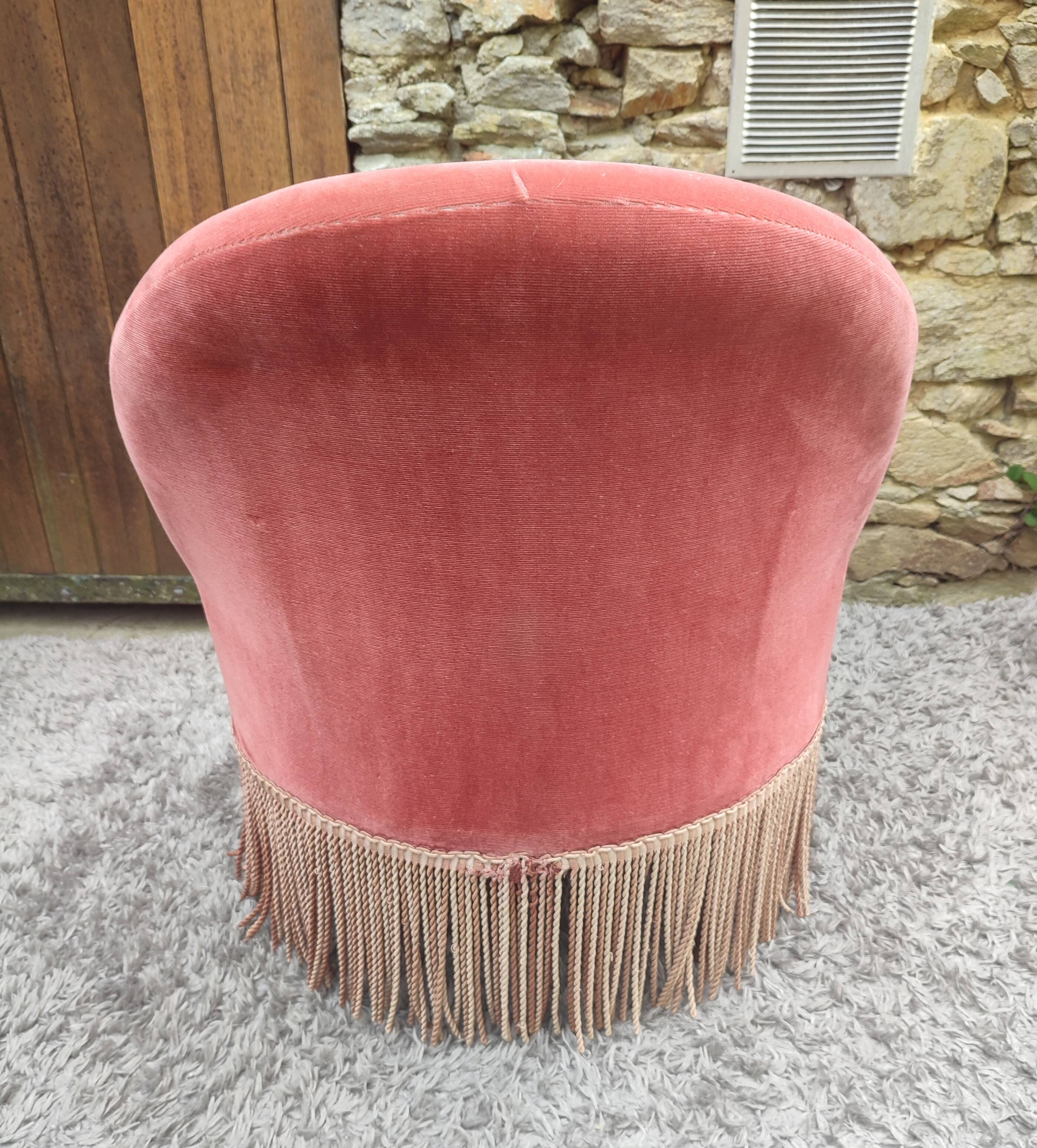 Pink velvet toad armchair