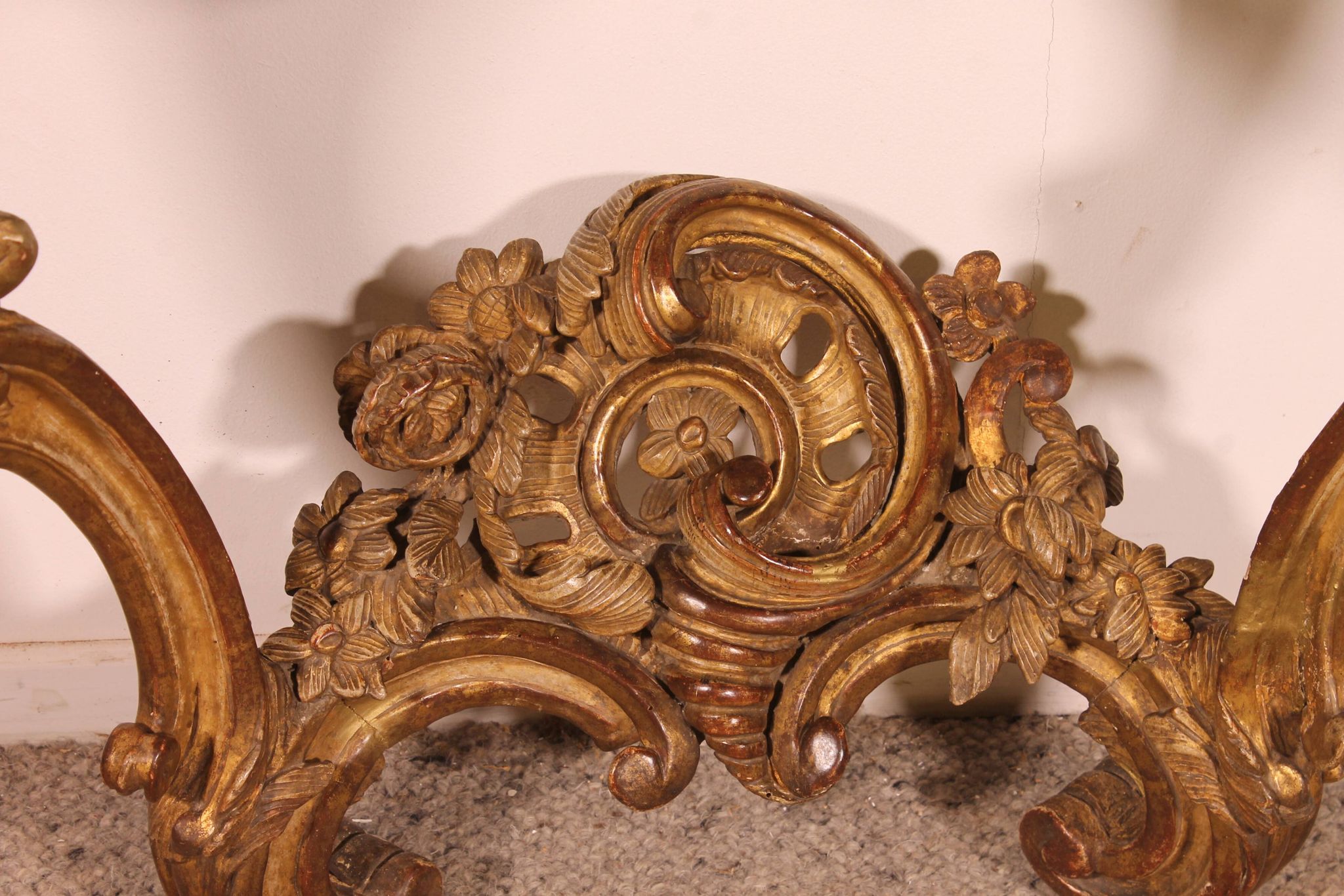 Console d'époque Louis XV En Bois Doré