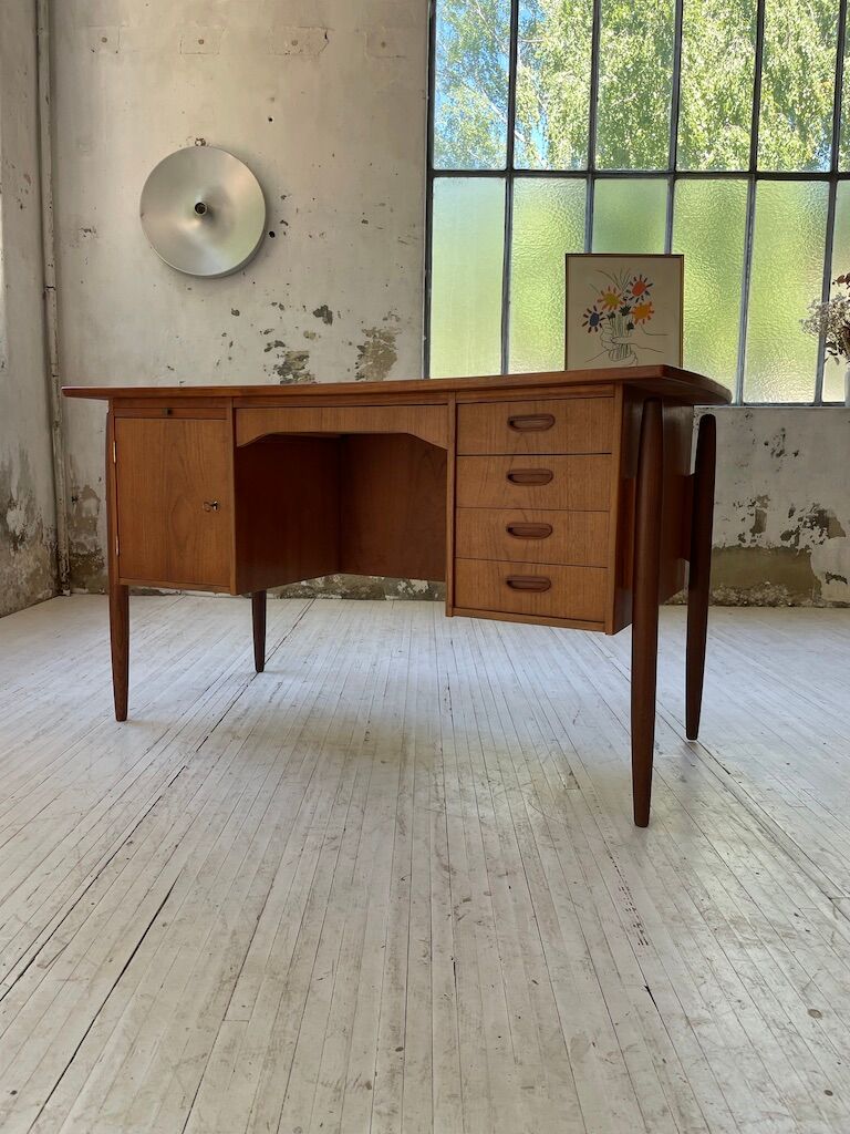 Scandinavian "boomerang" two-sided teak desk Midtjydsk Mobelfabrilk