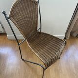 Chaise en métal et osier
