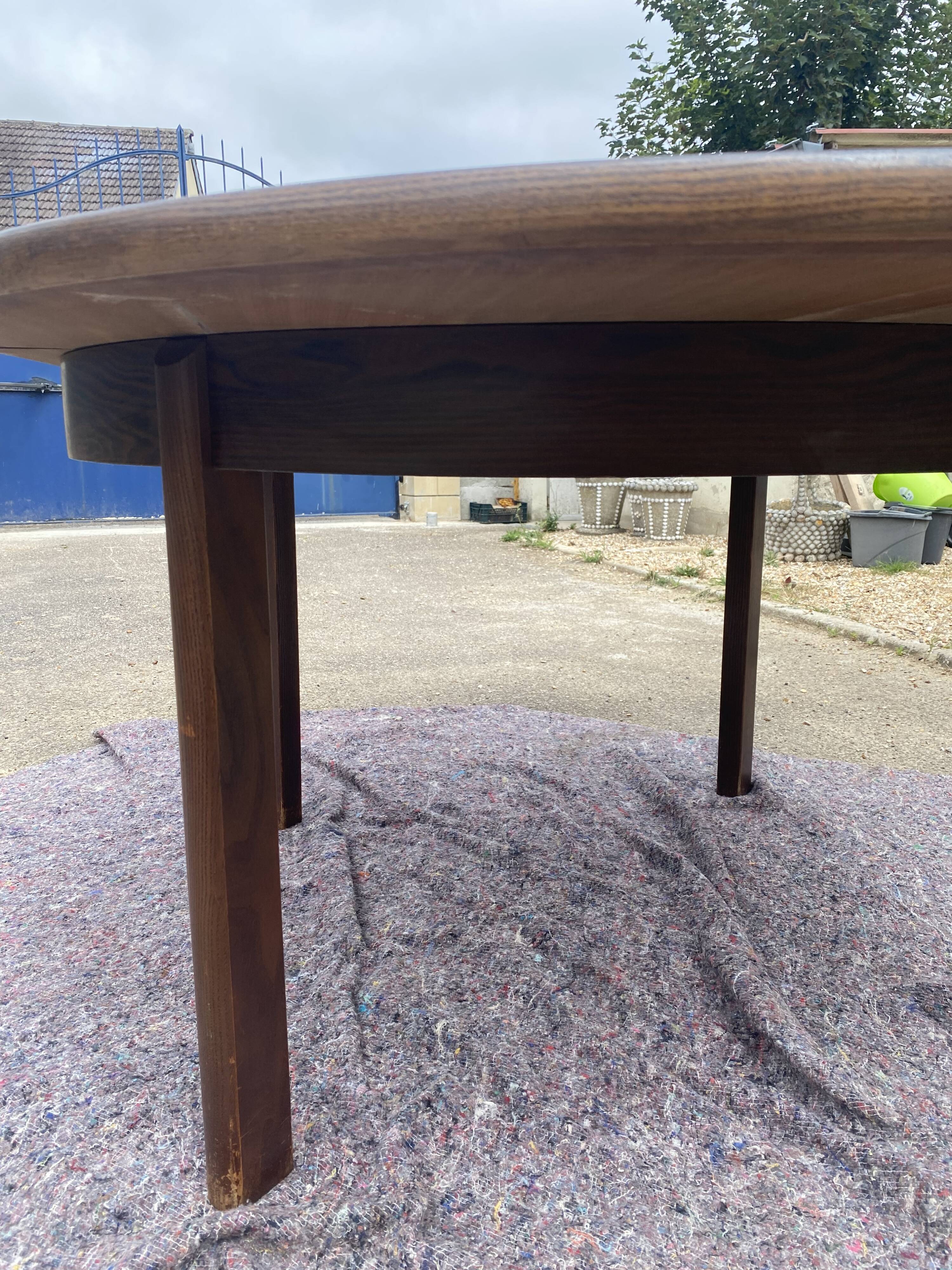 Vintage extendable dining table
