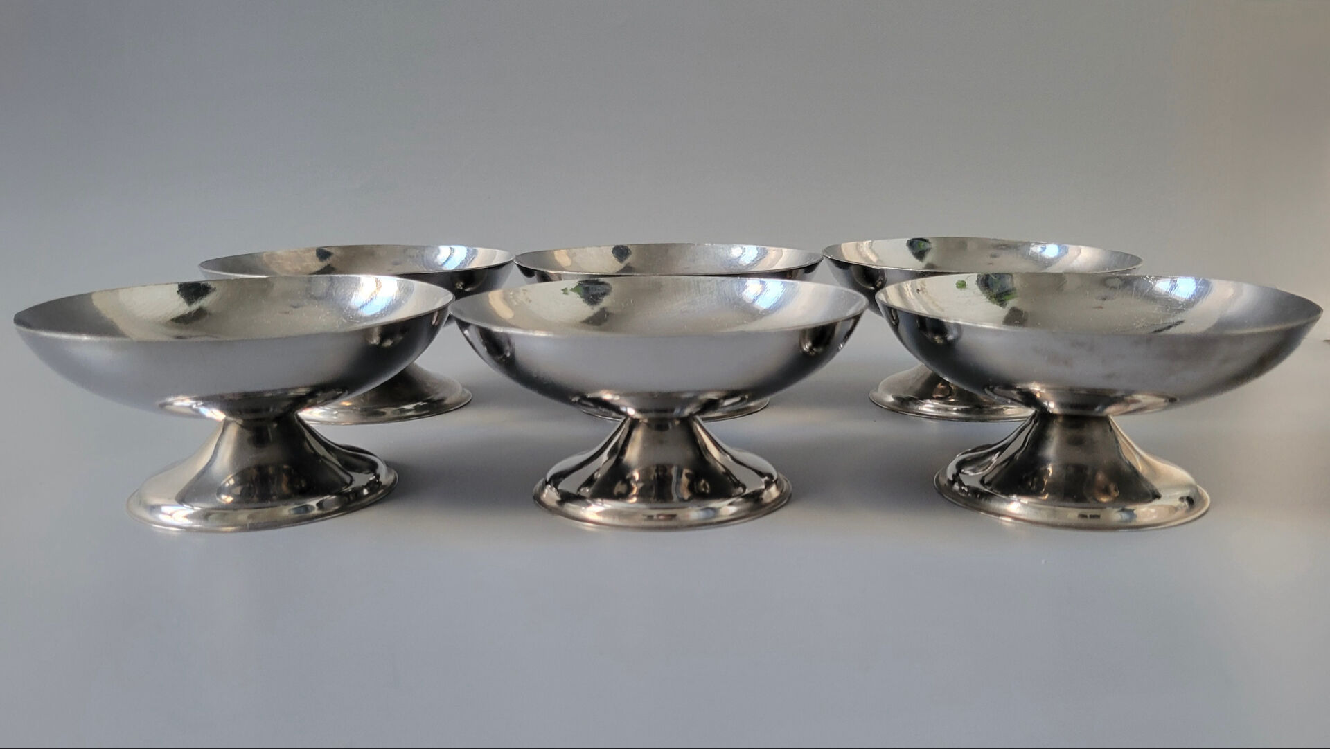 6 Stainless Steel Bowls