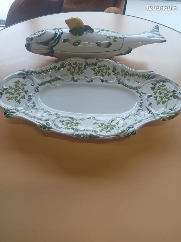 Ceramic fish dish
