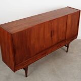 Buffet haut en teck, design danois, années 1970, fabriqué par Børge Dam