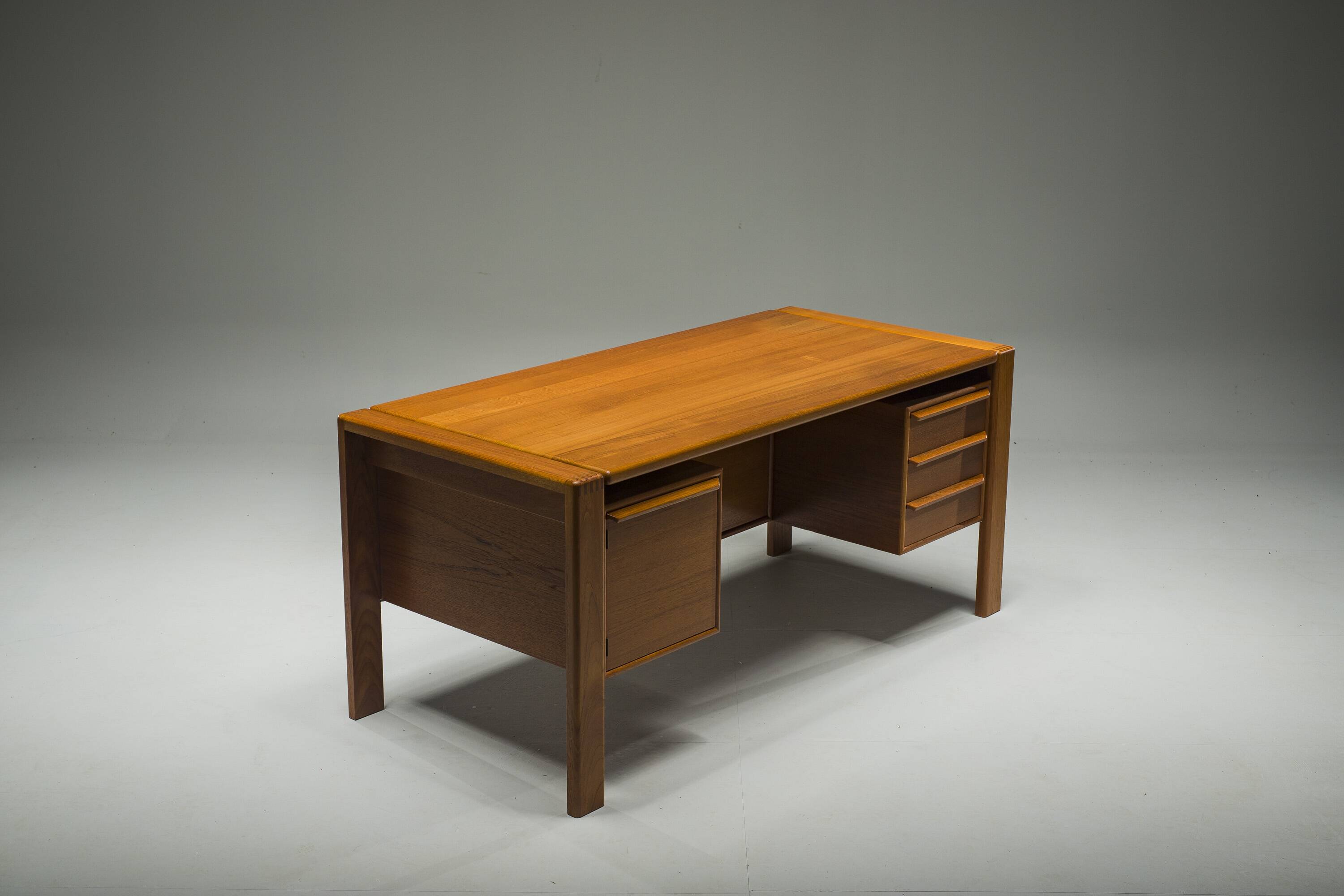 Mid-Century Teak Freestanding Desk from Gv Møbler, 1960s