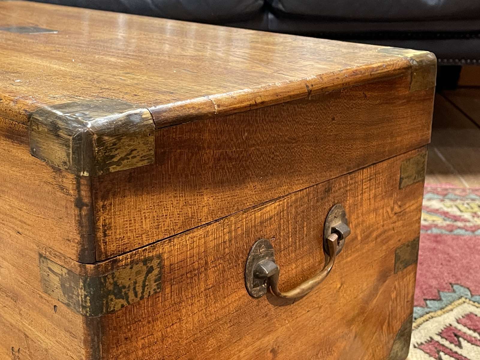 1930s English oak dressing table with beveled oval mirror