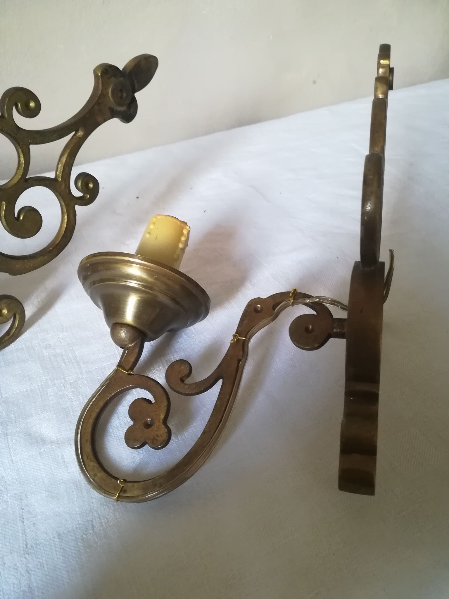 Duo d'appliques en laiton