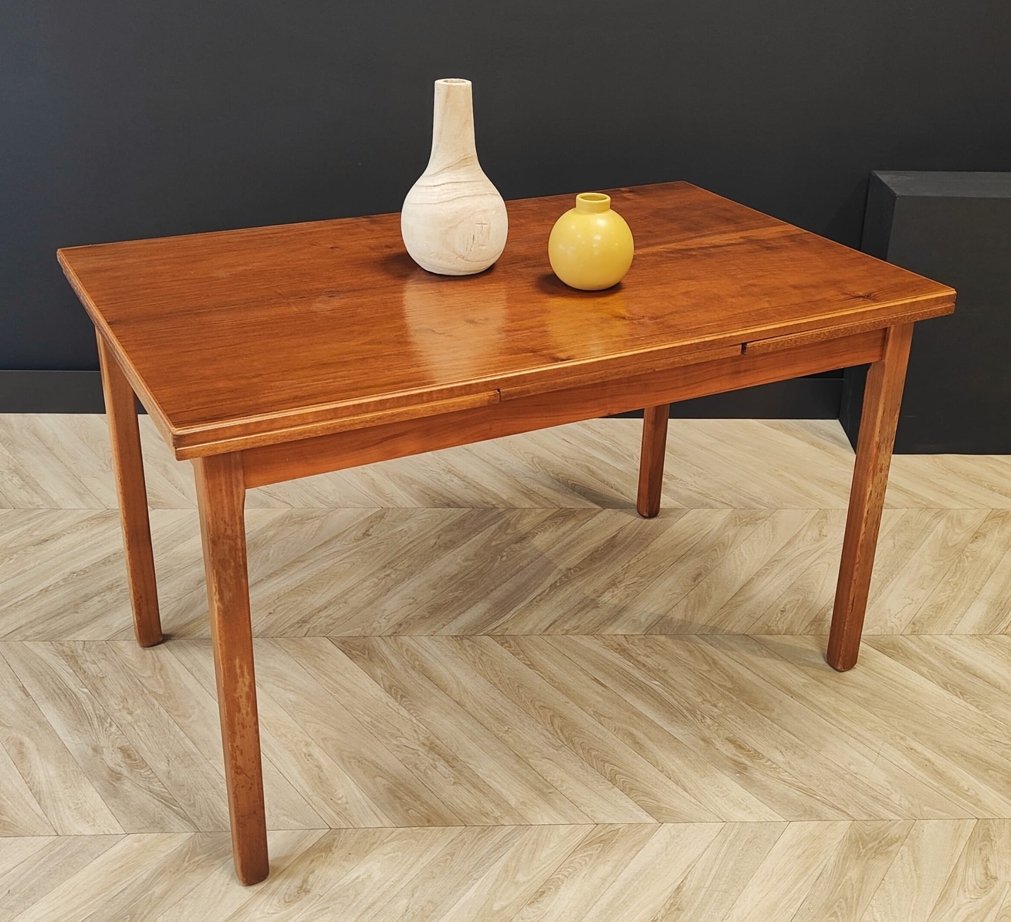 Mid century extendable dining table | vintage