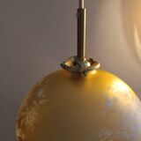 Suspension belle époque verre dépoli jaune doré, franges perlées