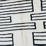 Traditional Berber rug in natural wool 2.5x1.5 m