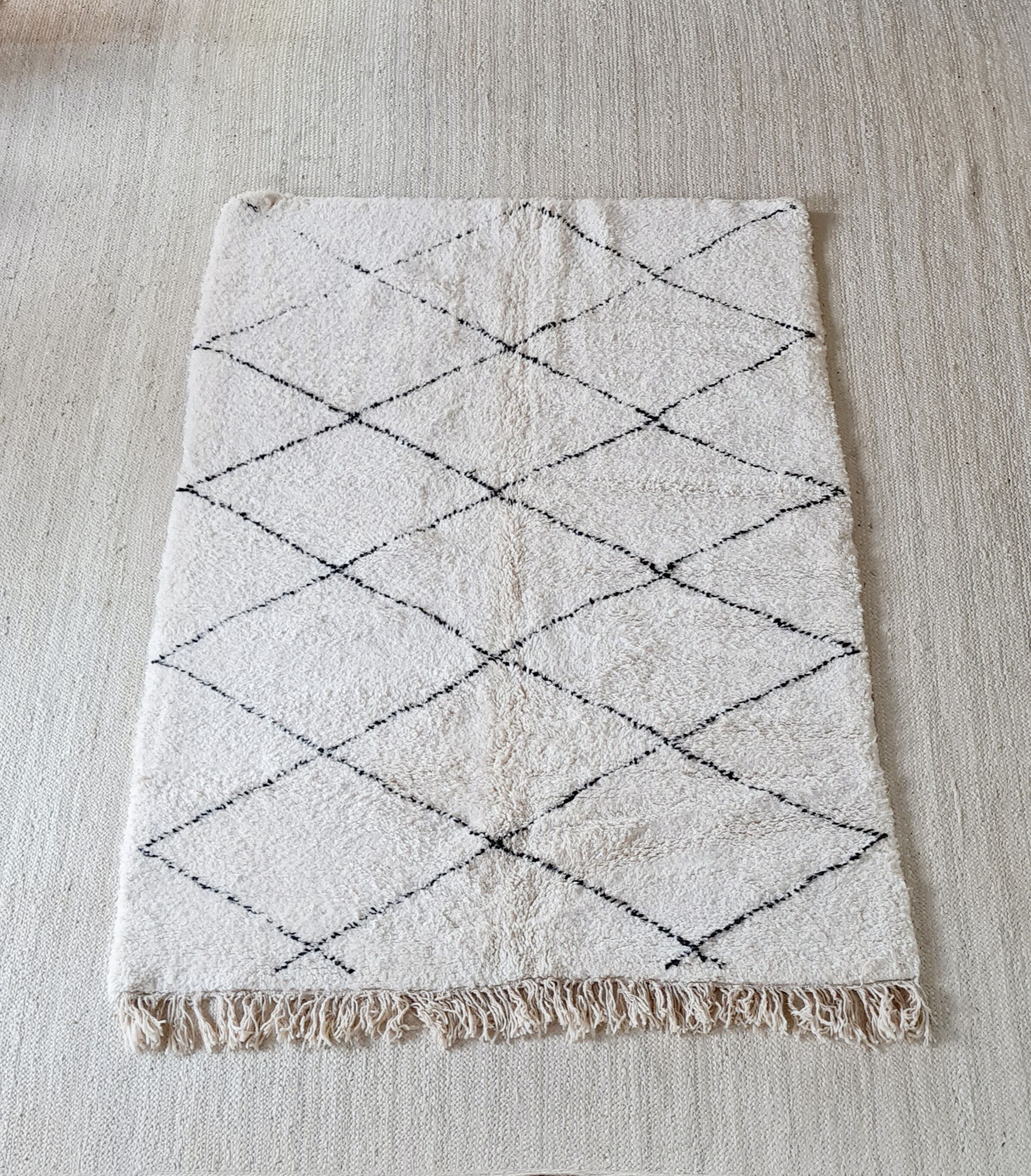 Carpet Beni Ouarain Middle atlas white wool