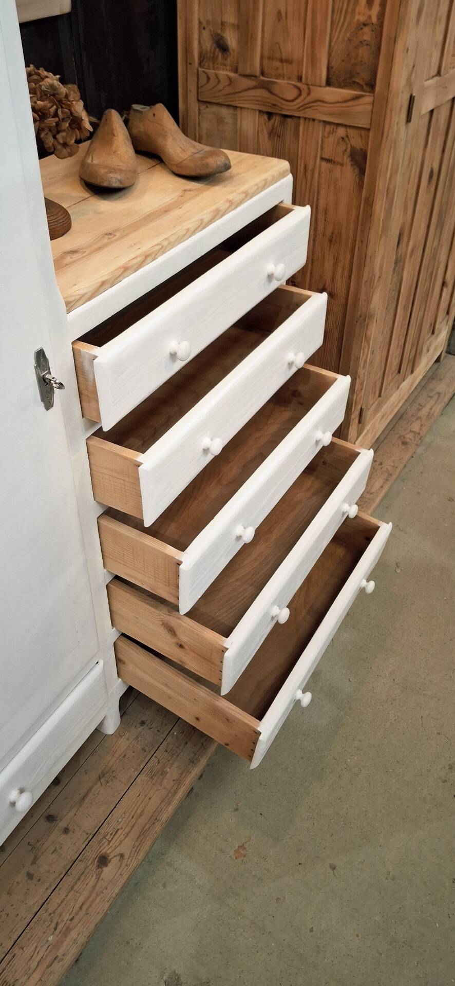 Asymmetrical wardrobe