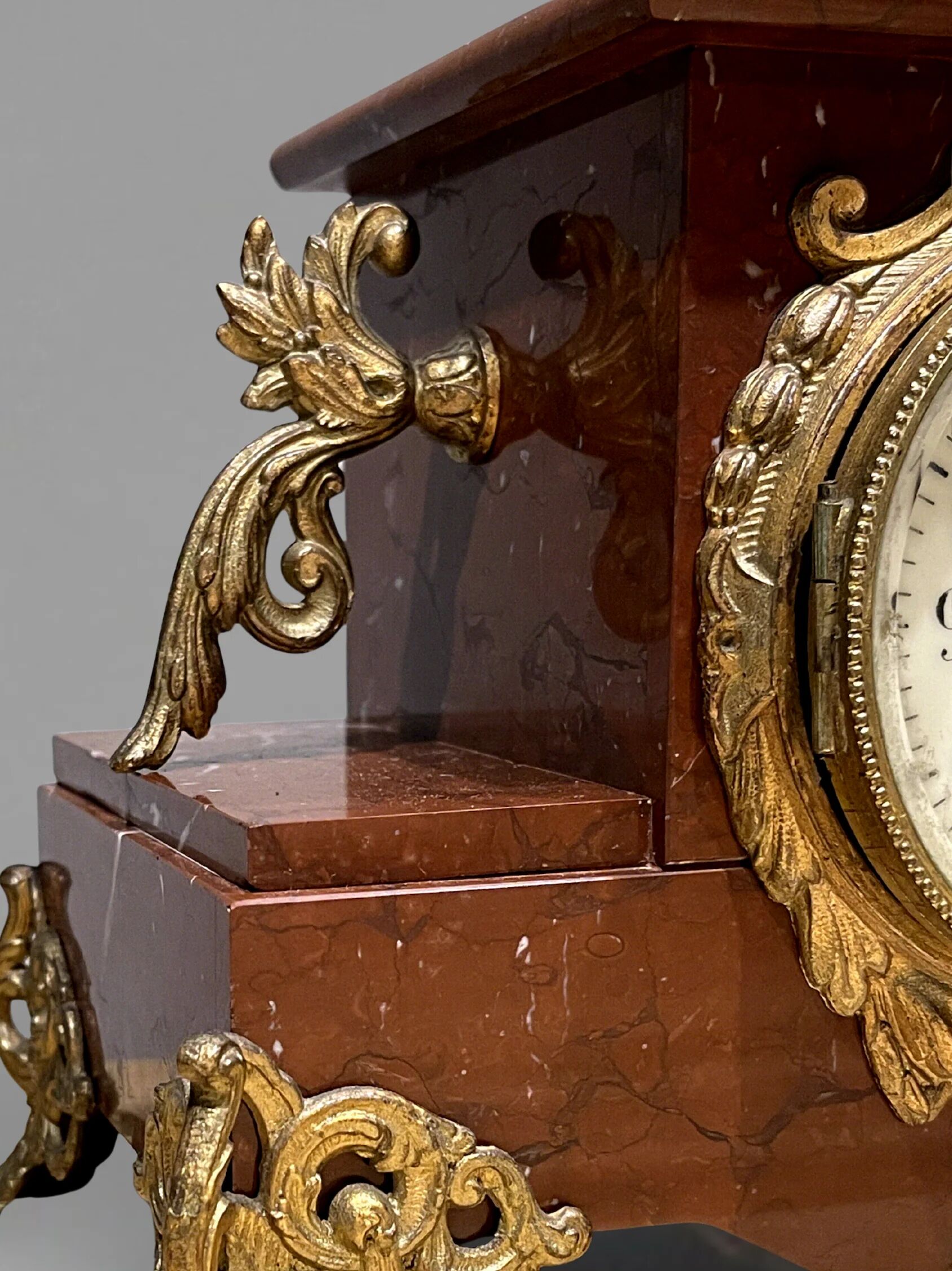 Large Napoleon III fireplace garniture in red marble and patinated regulus signed Guillemin – clock & candelabras 19th century