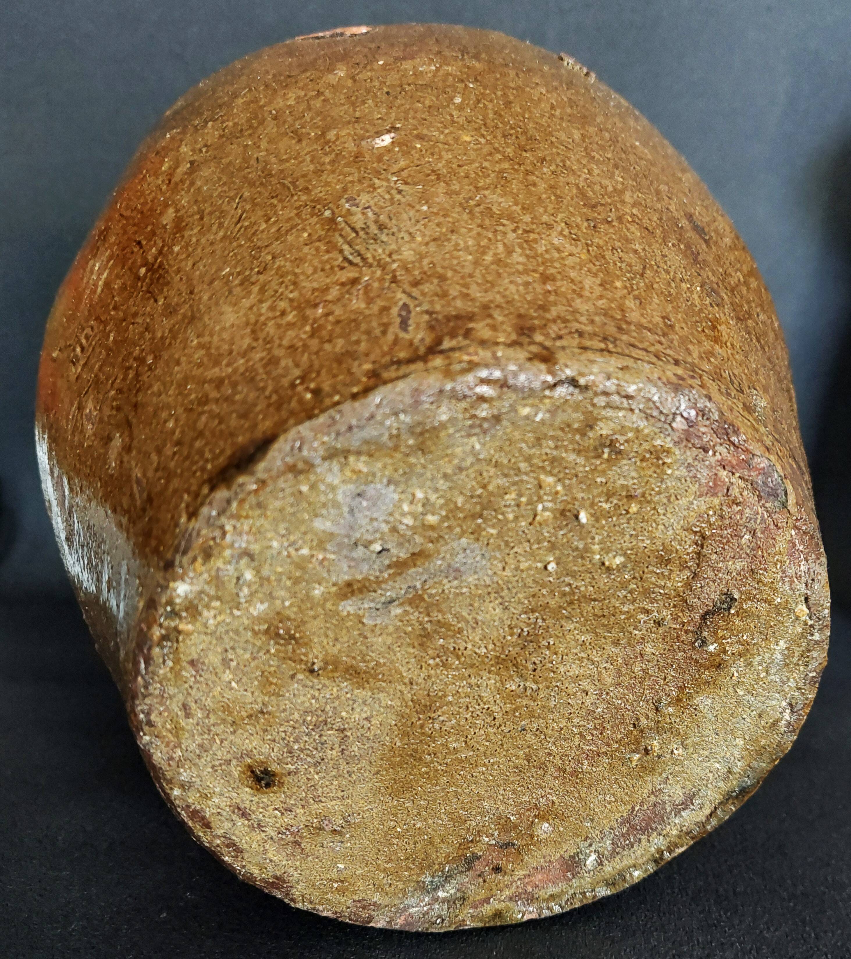 Chinese ceramic rice pot, 19th century, incised decoration