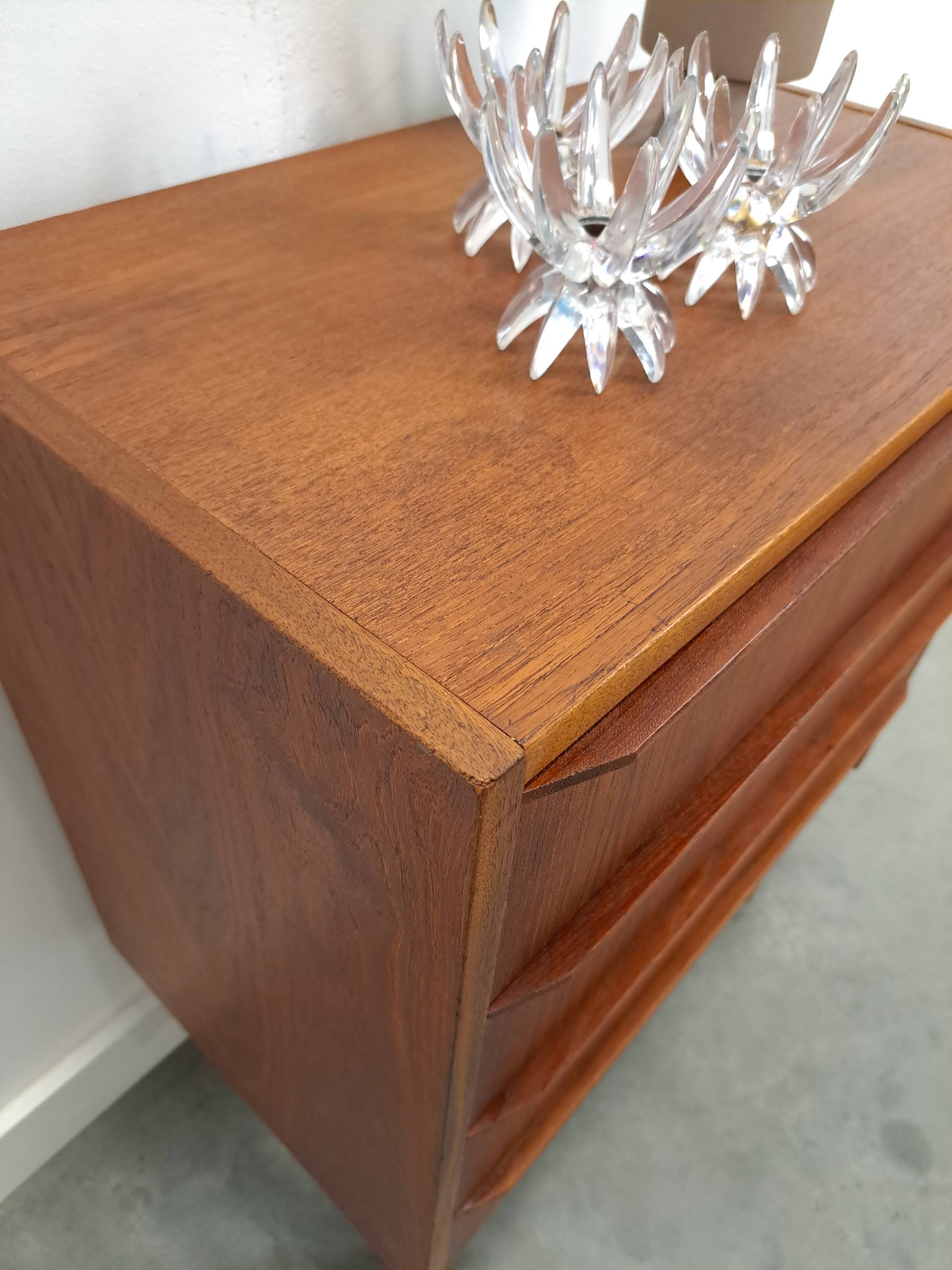 Danish teak chest of drawers with 4 drawers