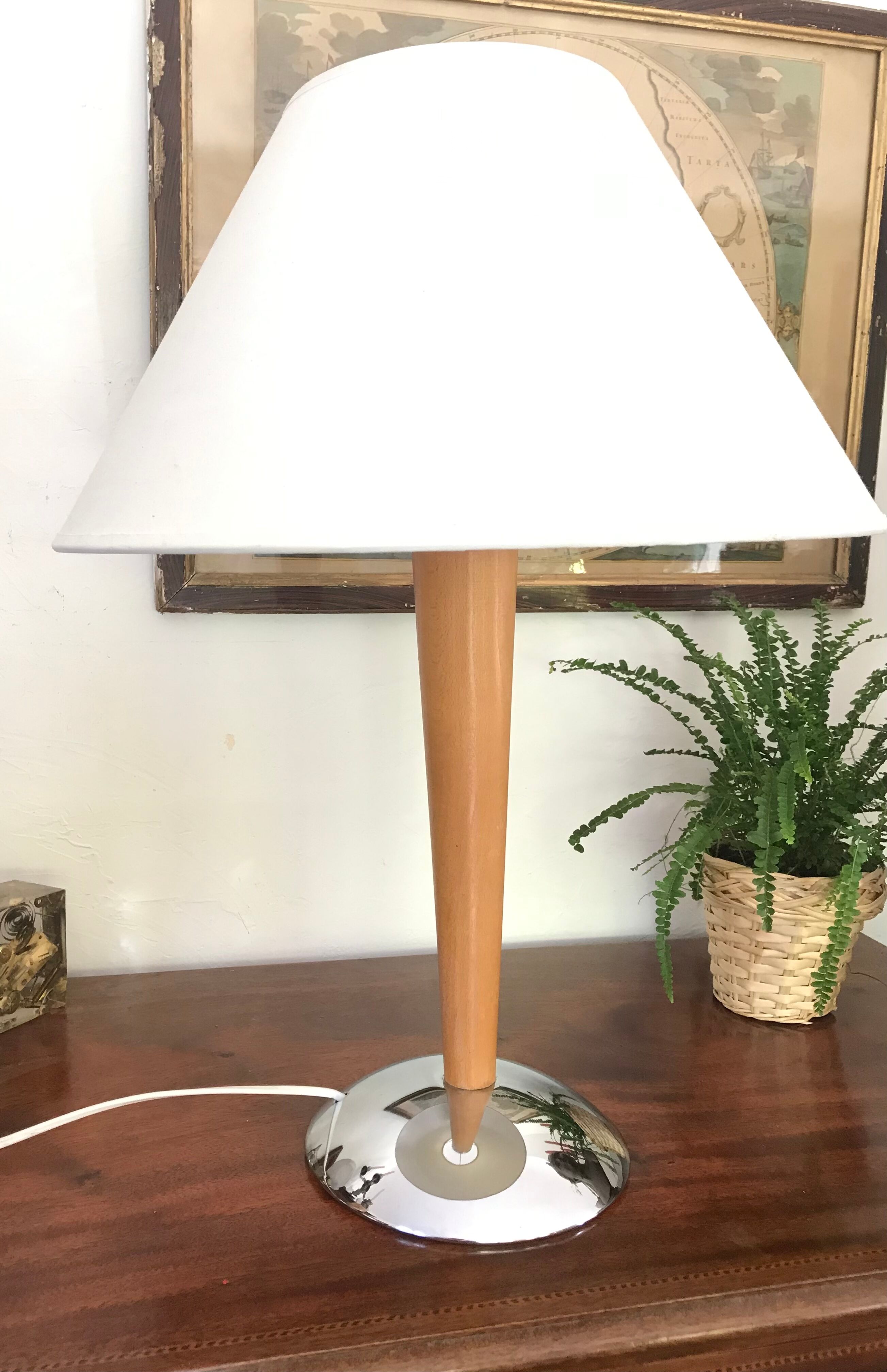 Vintage lamp stand