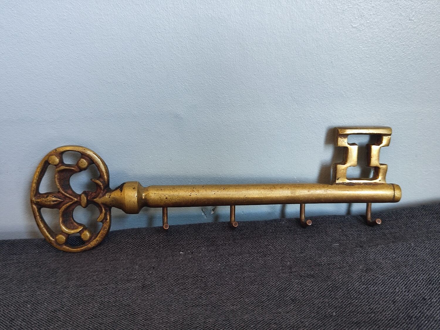 Key holder in the shape of a vintage key