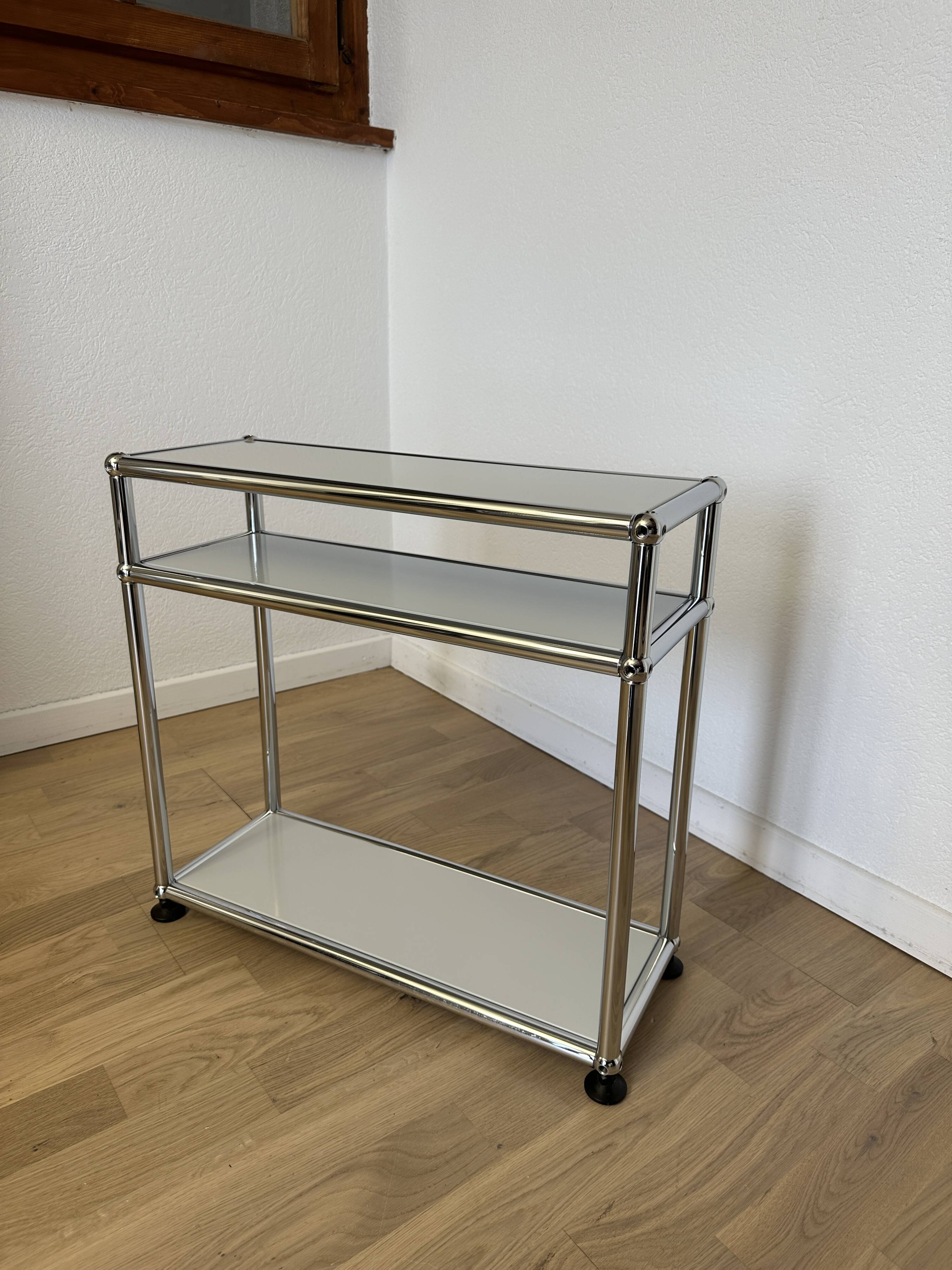 USM Haller side table in light grey