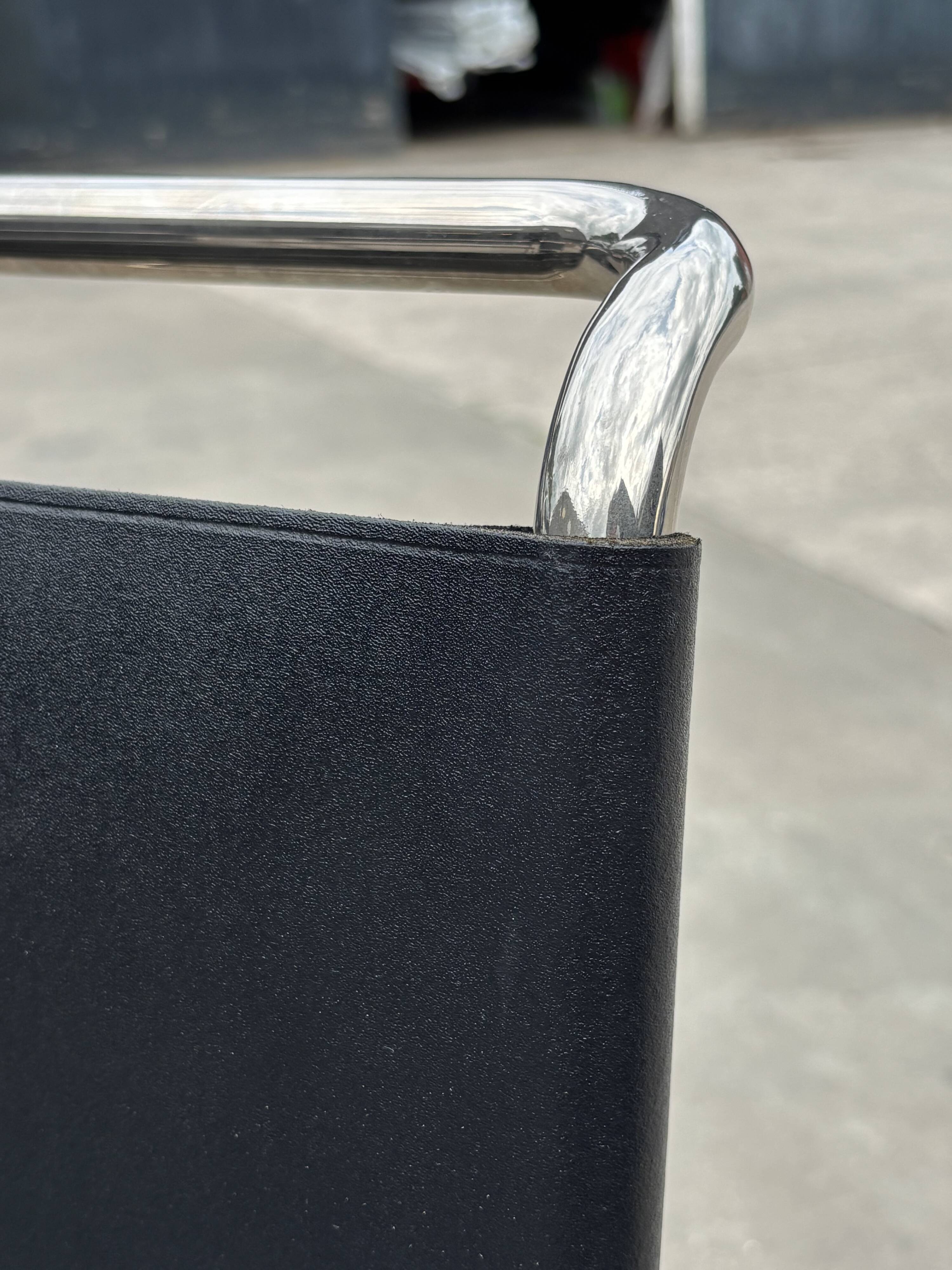 Set of 6 B5/B40 Chairs with Tubular Frame attributed to Marcel Breuer